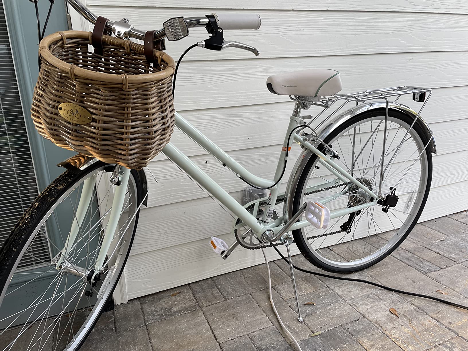 Schwinn Wayfarer Hybrid Bike, 700c Mens and Womens Bike, 7-Speed Hybrid Bicycle, Retro Steel Frame, Front and Rear Linear Pull Brakes, Fenders, Cargo Space customer photo 2