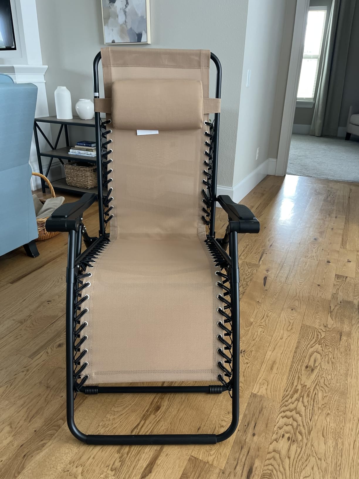 Amazon Basics Zero Gravity Lounge Chair with Pillow, Foldable Outdoor Reclining Chair for Patio and Beach (Black) customer photo 2
