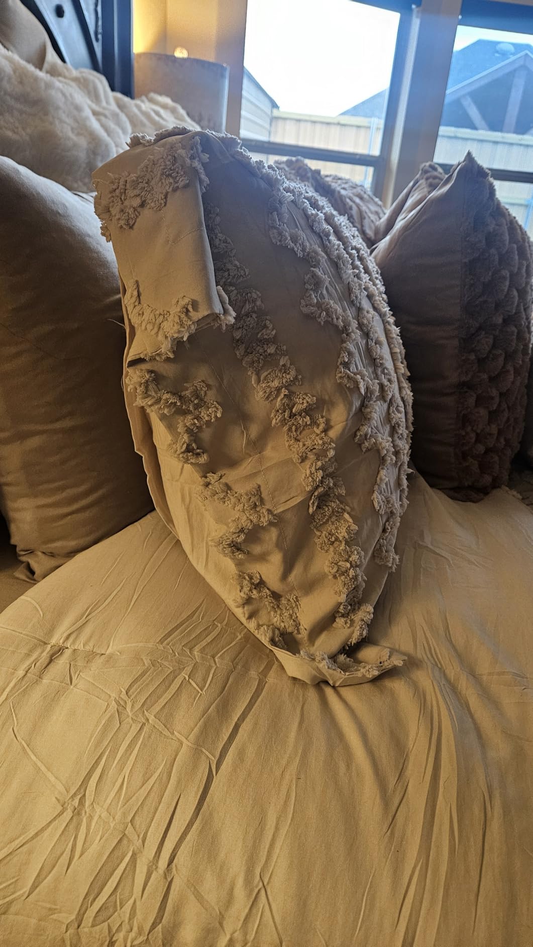 Utopia Bedding Bed Pillows for Sleeping Queen Size (White), Set of 2, Down Alternative Pillow for Sleeping, Cooling Hotel Quality Pillow Set for Back, Stomach or Side Sleepers customer photo 2