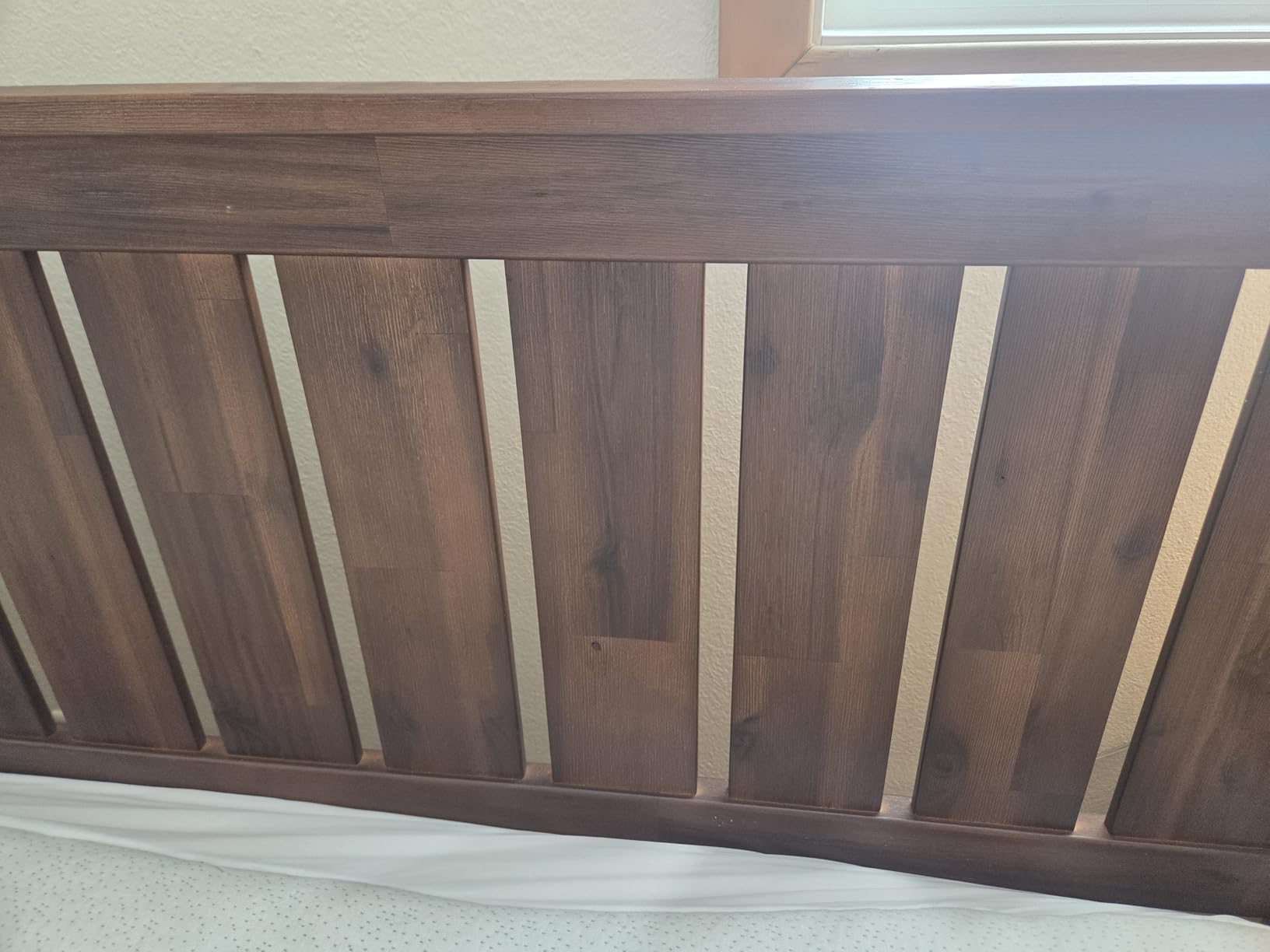 ZINUS Vivek Deluxe Wood Platform Bed Frame with Headboard, Wood Slat Support, No Box Spring Needed, Easy Assembly, Queen customer photo 2
