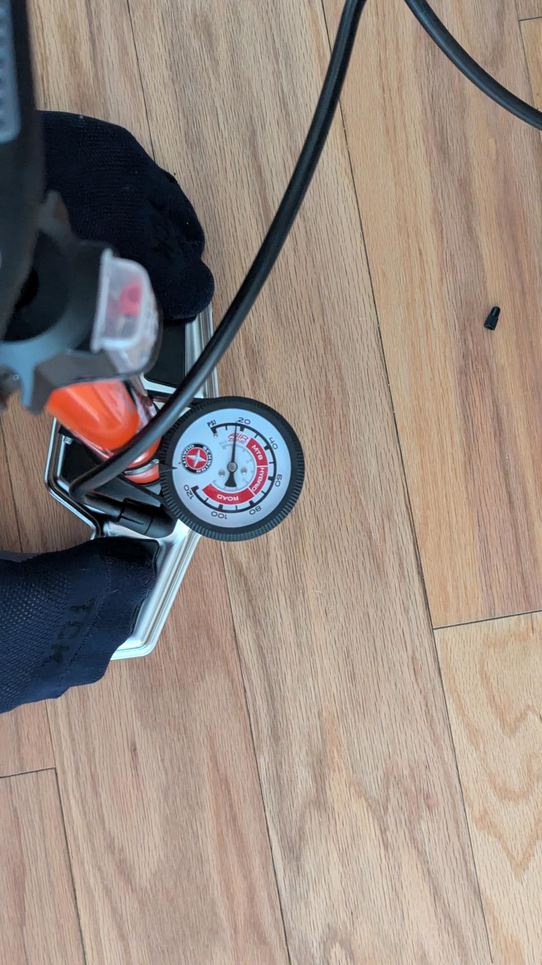 Schwinn Air Center Floor Pump, for a Range of Bikes, 160 PSI, Soft Grip Handle, Dual Head for Schrader and Presta Valves, Manual Air Pump customer photo 1