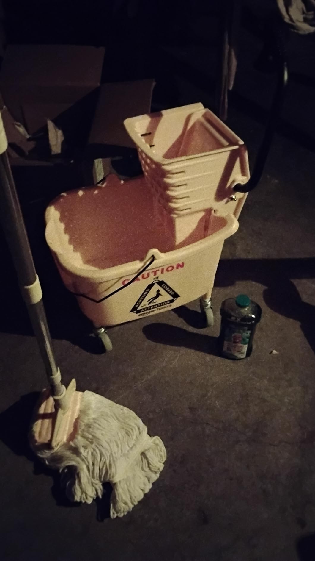 Amazon Basics Commercial Side Press Wringer Floor Cleaning Mop Bucket on Wheels, 35-Quart, Yellow customer photo 2