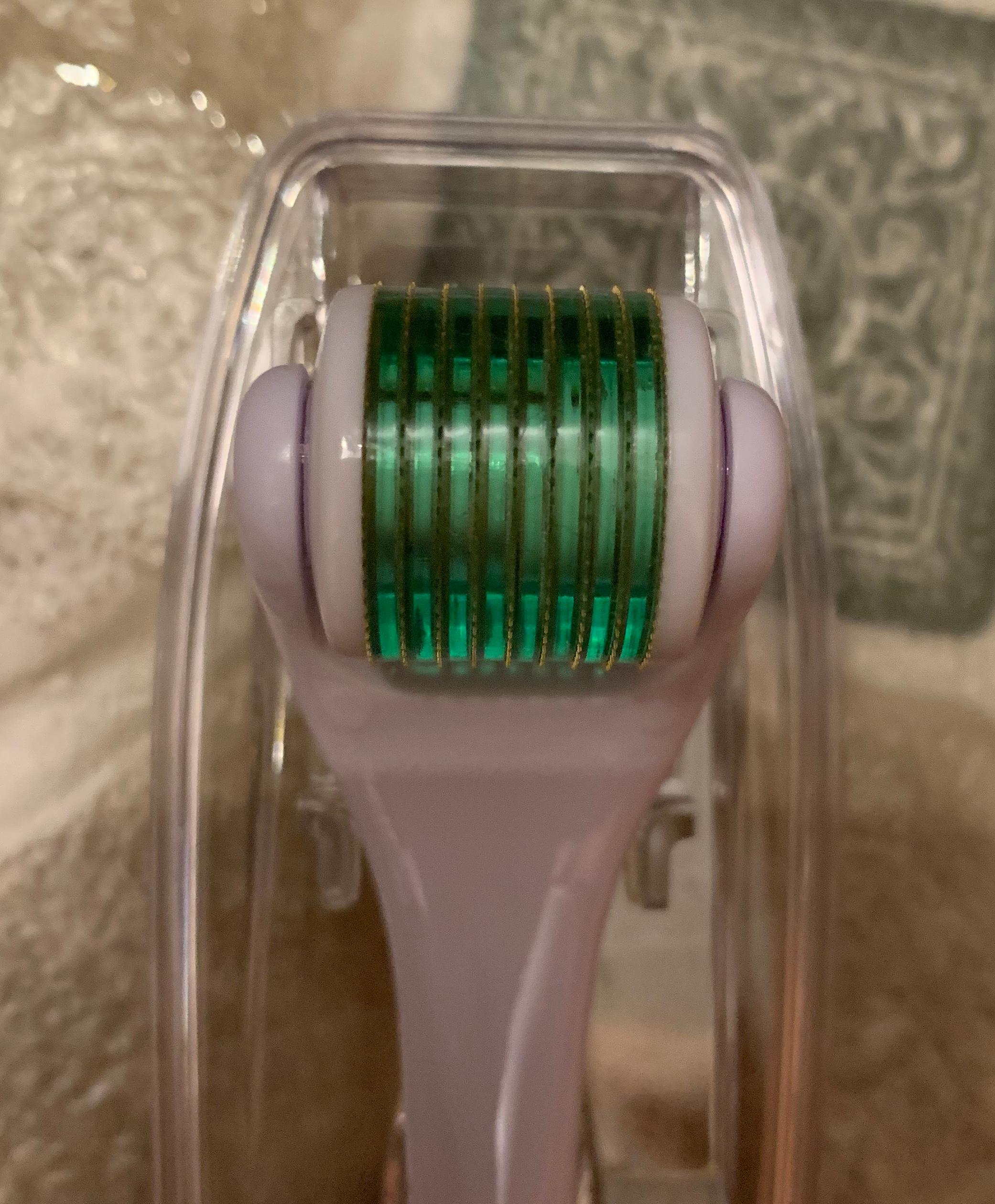 Sdara Skincare Derma Roller Microneedling Roller for Face - Includes Free Storage Case (Pack of 1) Unisex customer photo 1
