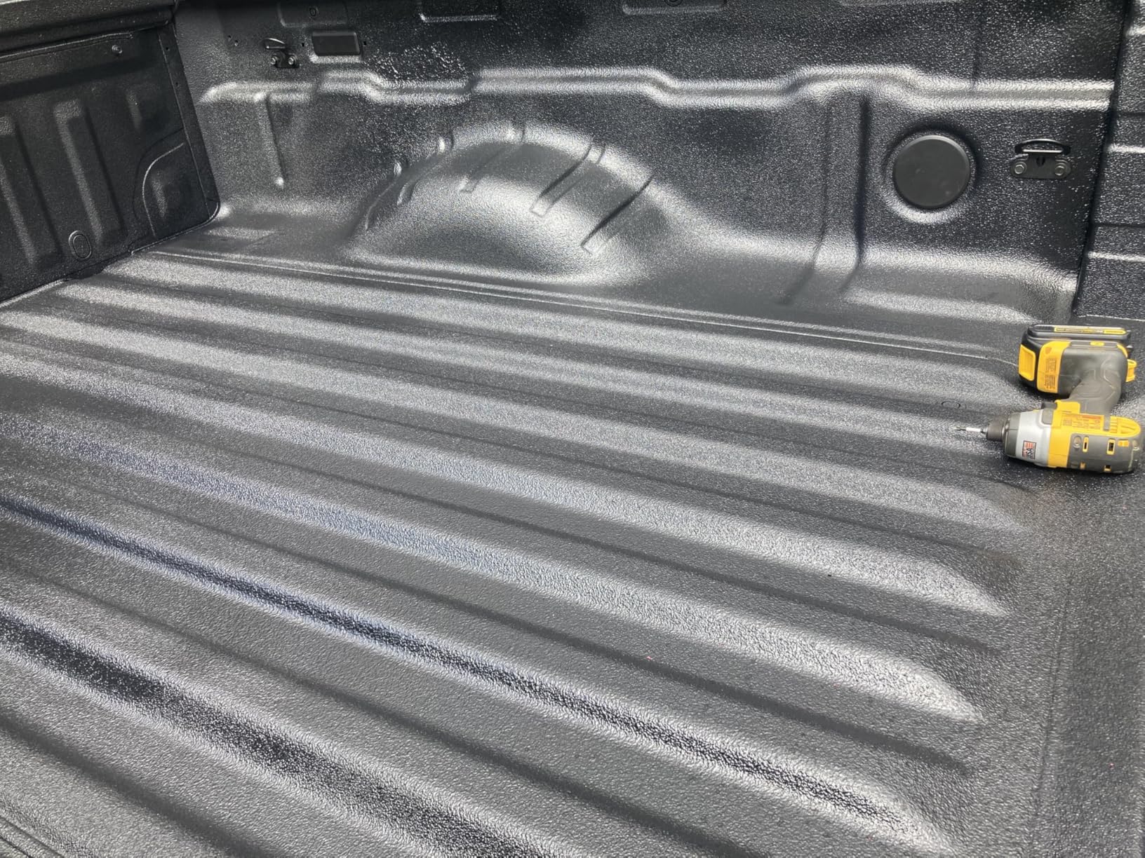 CUSTOM SHOP U-Pol Raptor Black Urethane Spray-On Truck Bed Liner 8 Quart Kit and Custom Coat Spray Gun with Regulator customer photo 1