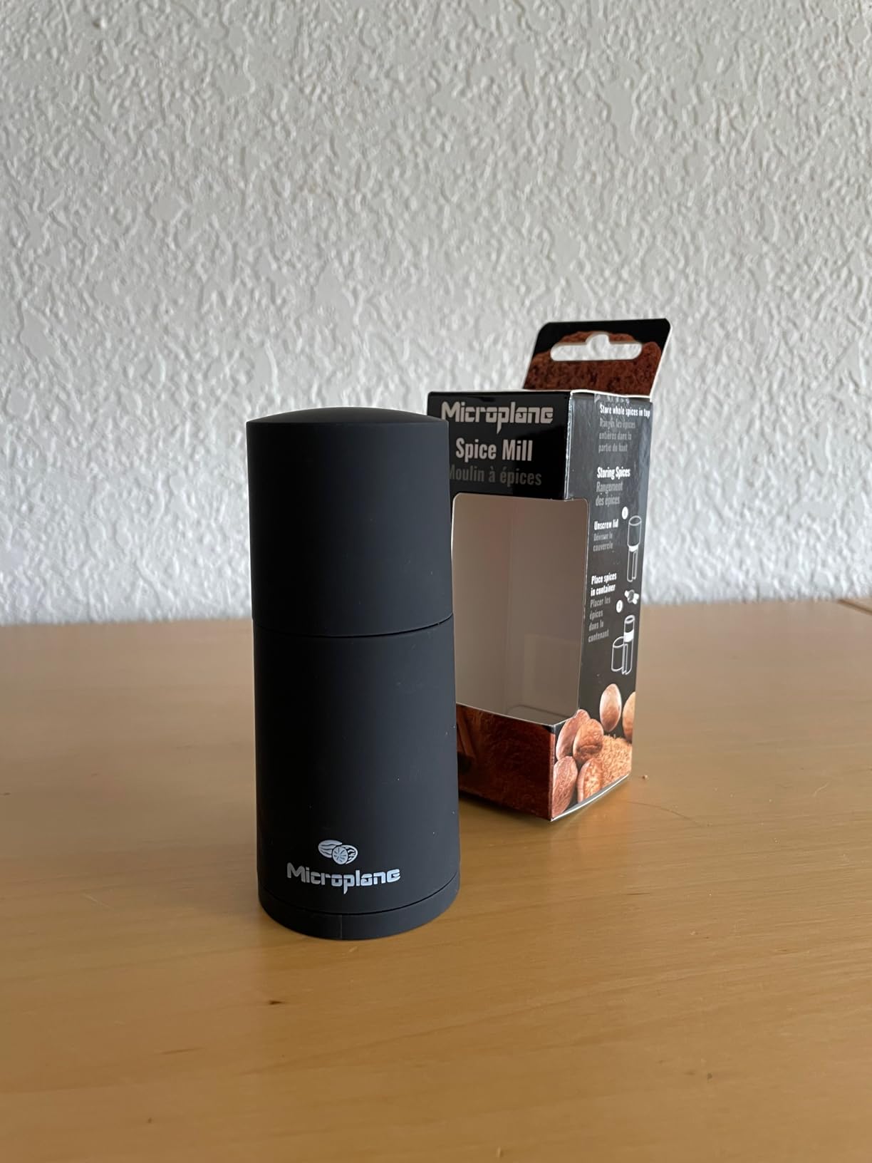 Microplane Manual Spice Mill - Cinnamon Grinder and Nutmeg Grater (Black) customer photo 1
