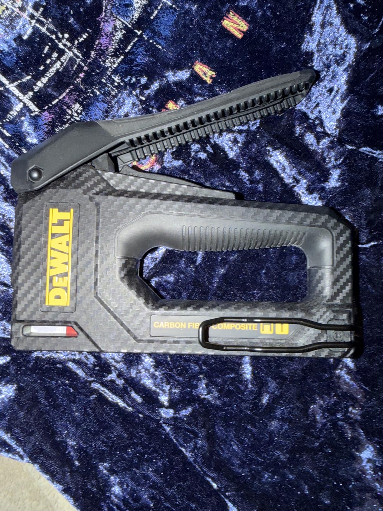 DEWALT Staple Gun, Carbon Fiber Body, 2-in-1 Tacker (DWHT80276) customer photo 1