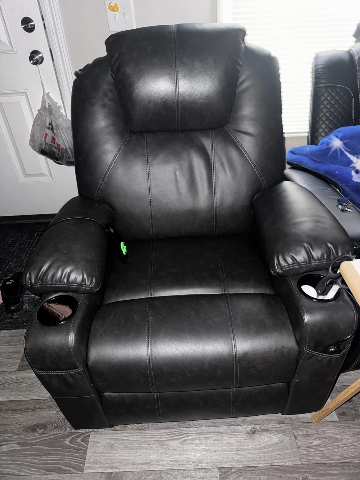 MCombo Power Lift Recliner Chair for Elderly, Lift Chair with Heat and Massage, FSC Certified, USB Ports, Cup Holders, Faux Leather 7040 (Cream White, Medium) customer photo 2