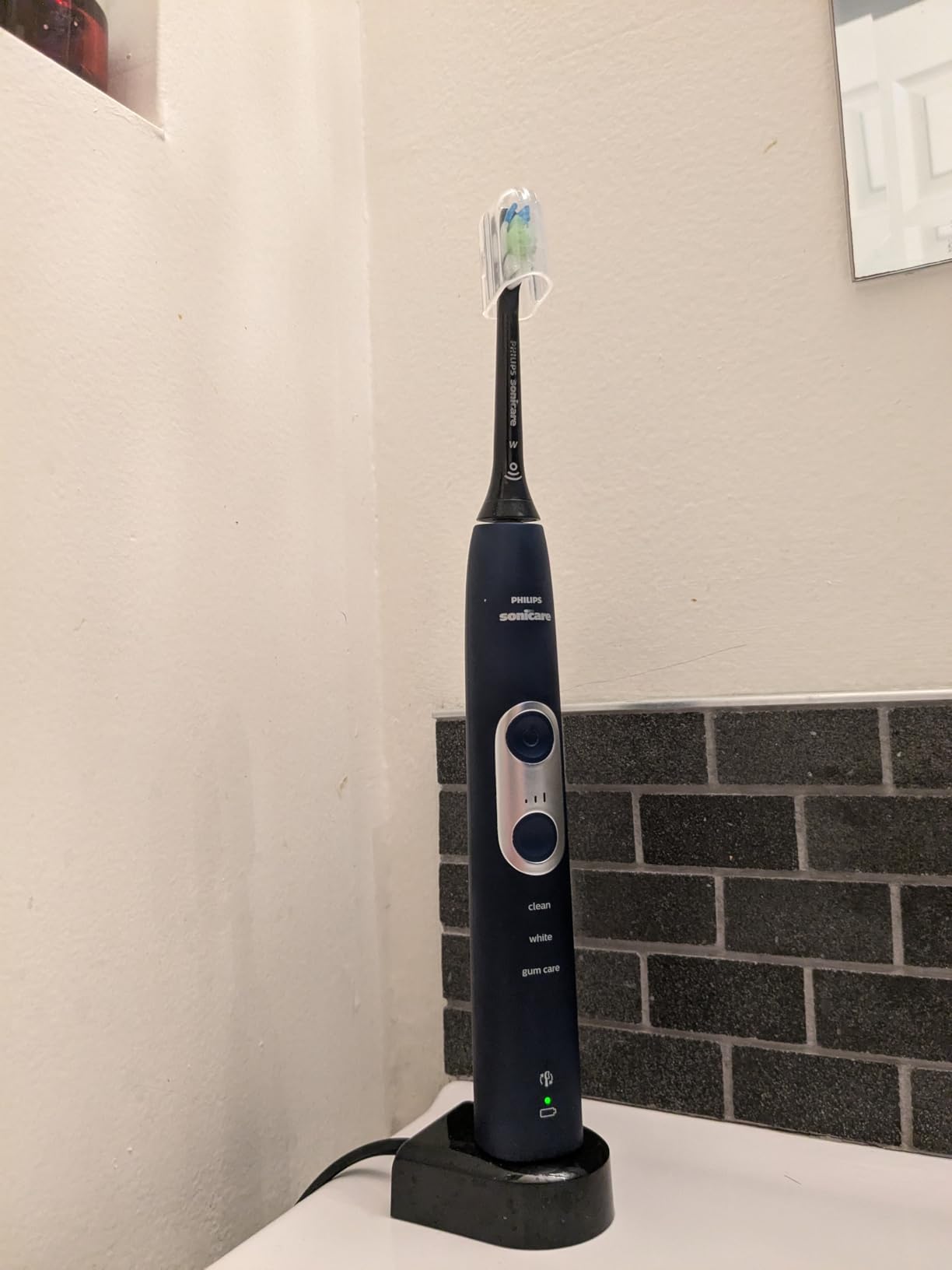 Philips Sonicare ProtectiveClean 6100 Rechargeable Electric Toothbrush, with Pressure Sensor, 3 Cleaning Modes, SmarTimer and QuadPacer, 14-Day Battery Life, Travel Case, White, Model HX6877/21 customer photo 2