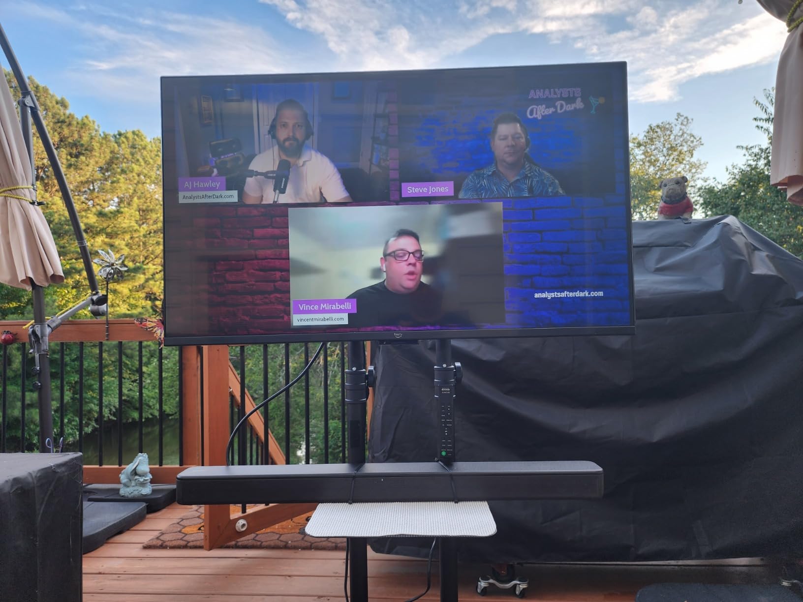 Sony S100F 2.0ch Soundbar with Bass Reflex Speaker, Integrated Tweeter and Bluetooth, (HTS100F), easy setup, compact, home office use with clear sound black customer photo 2