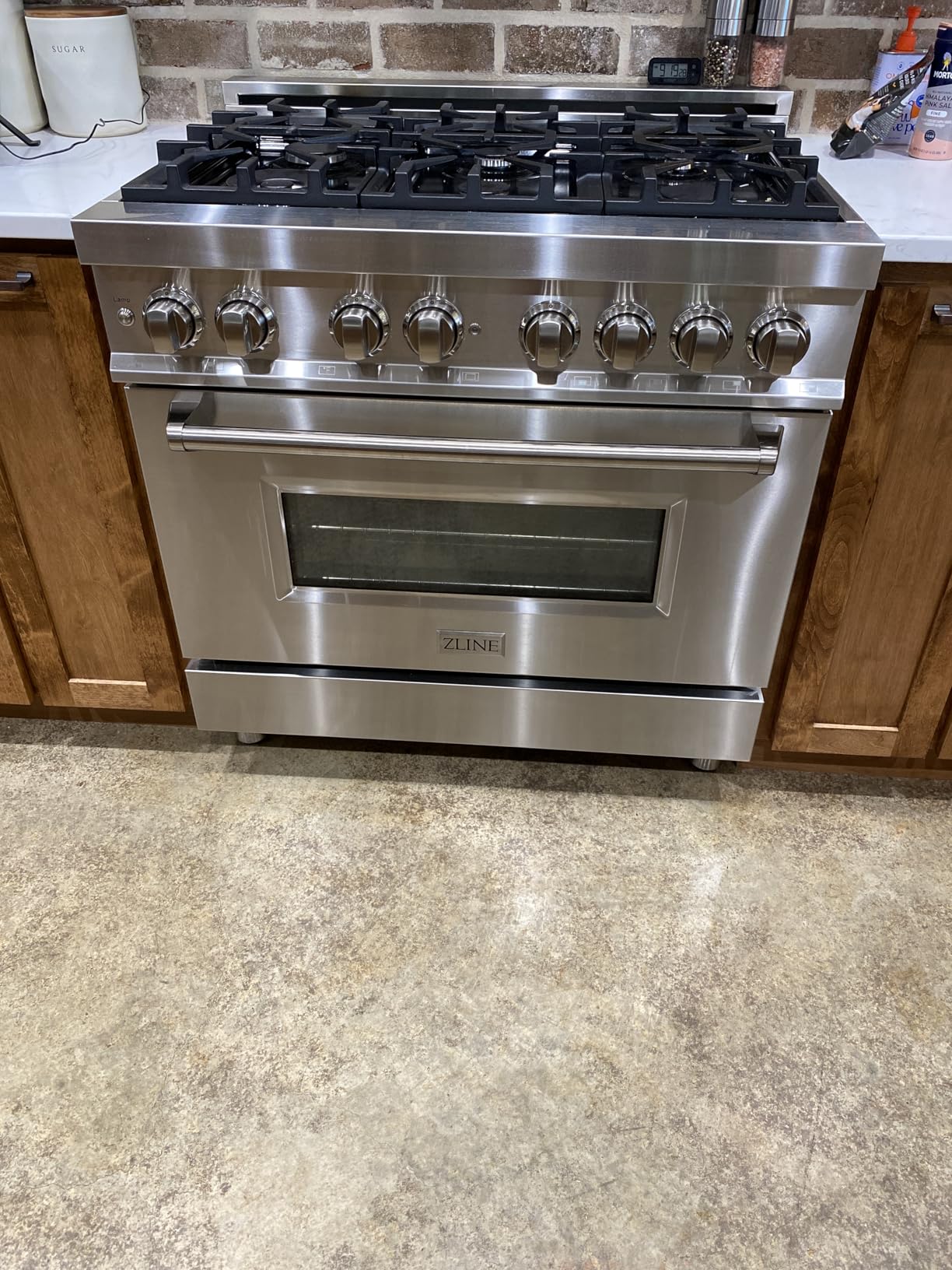 ZLINE 36 in. 4.6 cu. ft. Legacy Dual Fuel Range with 6 Burner Gas Cooktop and Electric Convection Oven in Stainless Steel (RA36) customer photo 1
