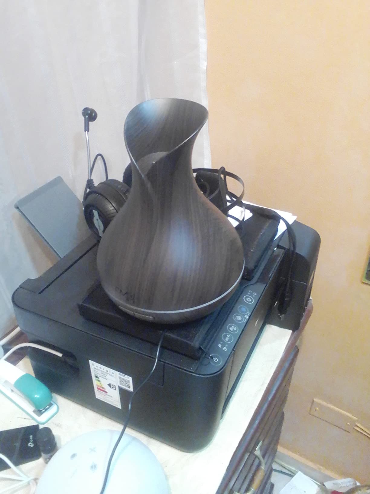 Sierra Modern Home Smart WiFi Humidifier - Aromatherapy Essential Oil Diffusers with App Control & Voice Control - Works with Alexa & Google Home - 400ml Ultrasonic Diffuser & Humidifier - Dark Brown customer photo 2