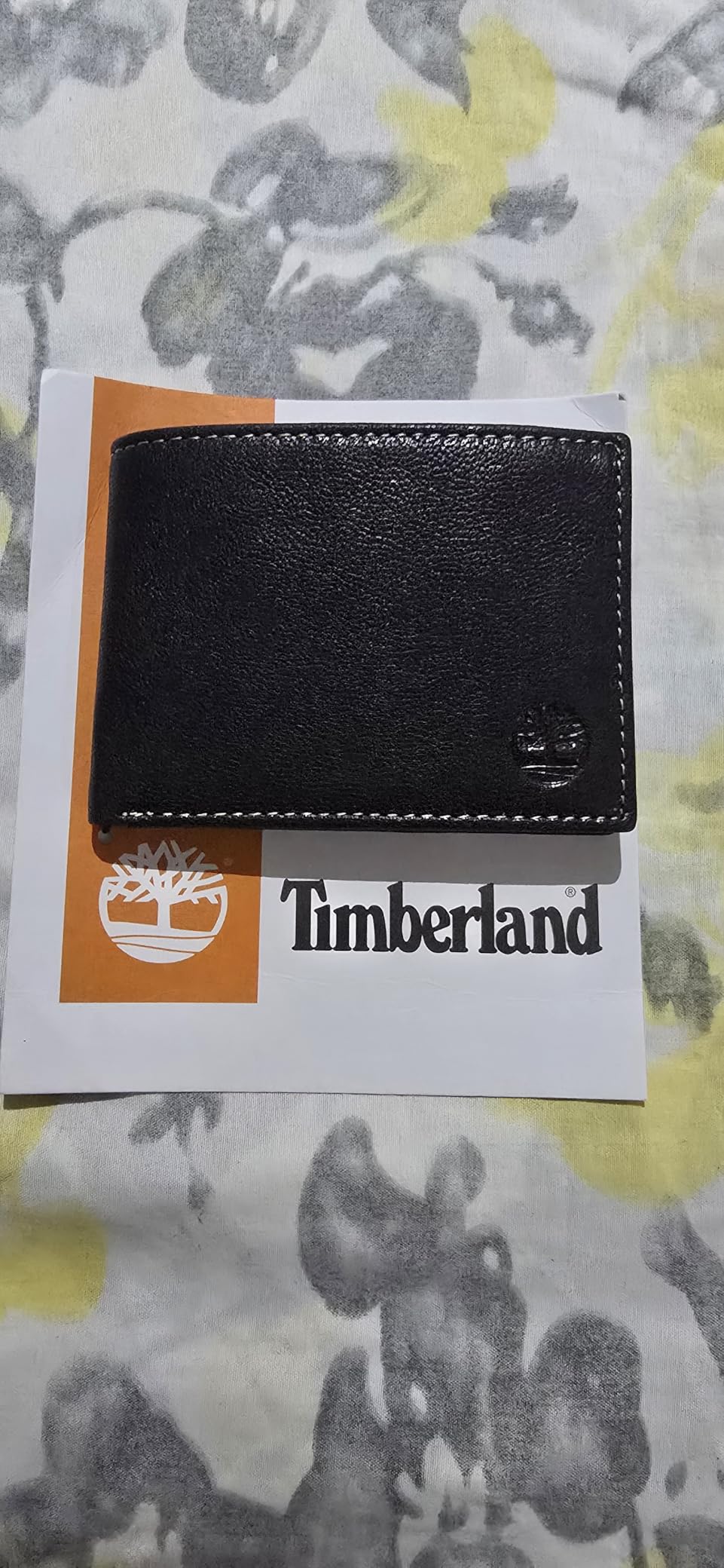 Timberland Men's Genuine Leather Passcase Security RFID Wallet customer photo 1