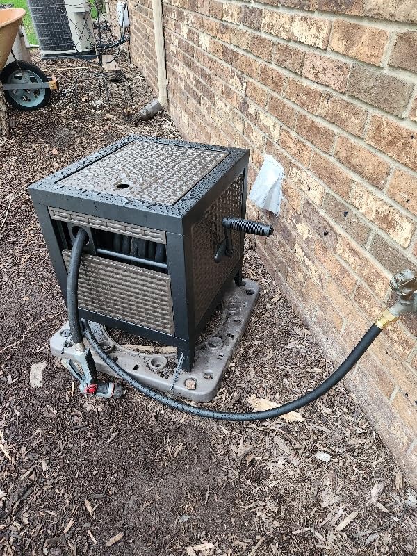 AMES NeverLeak Hose Reel Cabinet Box, 100 Ft. Capacity, Decorative with Wicker Look, Auto Track Rewinding customer photo 1