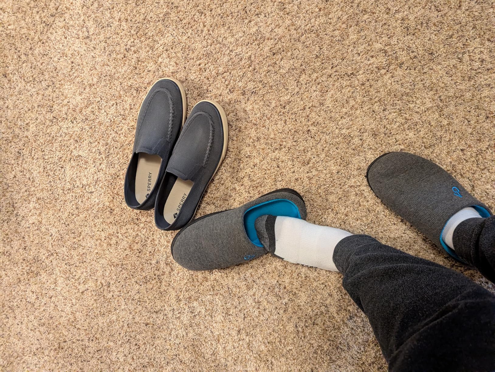 VeraCosy Men's Two-Tone Memory Foam House Slippers Indoor Outdoor Durable Rubber Sole customer photo 1