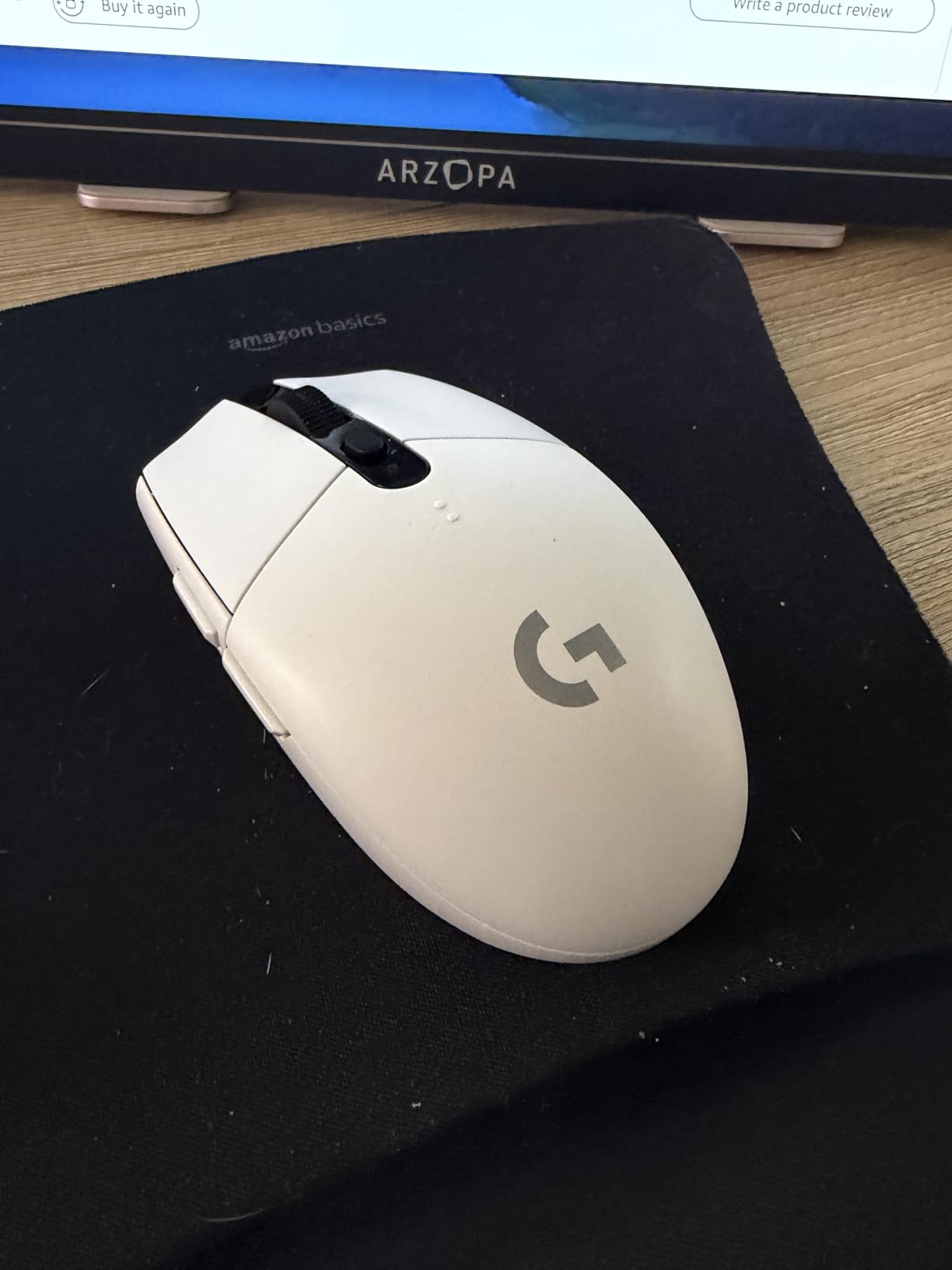 Logitech G305 Lightspeed Wireless Gaming Mouse, Hero Sensor, 12,000 DPI, Lightweight, 6 Programmable Buttons, 250h Battery, On-Board Memory, Compatible with PC, Mac - Black customer photo 2