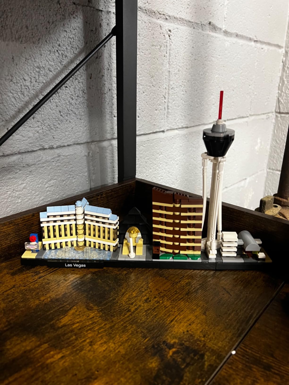 LEGO Architecture Skyline Collection Las Vegas Building Kit 21047 (487 Pieces) customer photo 2