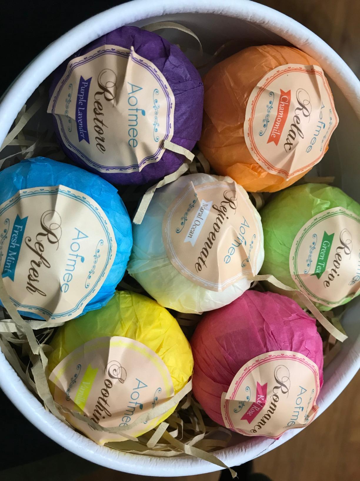Aofmee Bath Bombs, 7pcs Bubble Bath Bombs for Women, Natural Handmade Fizzies Gift Set, Spa Organic Bathbombs for Kids customer photo 2