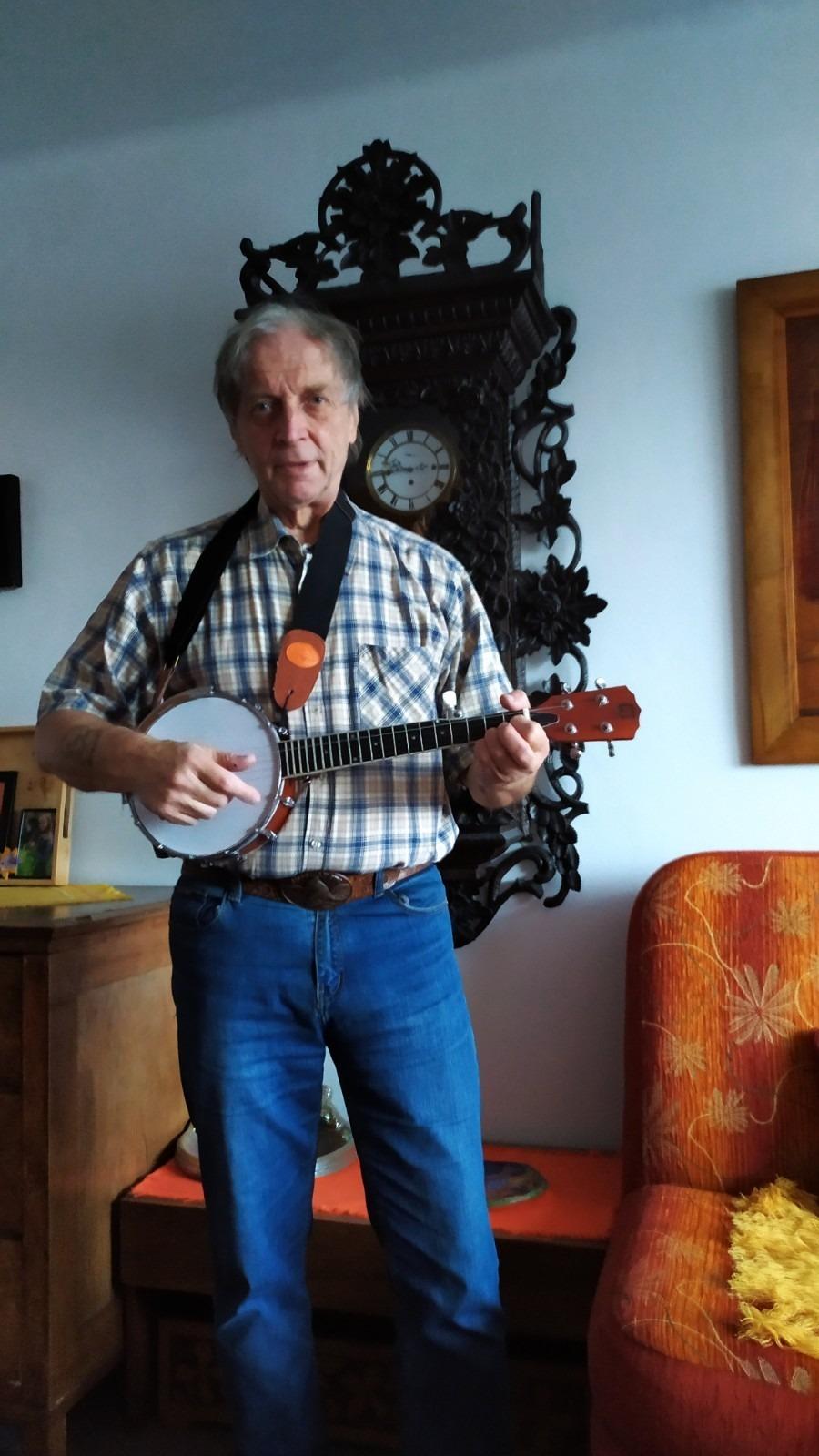 Vangoa Banjo 5 String Full Size Banjos Set with Resonator, Remo Head, Beginner Banjo Kit with Closed Back, Premium Accessories for Adults, Teenager customer photo 2