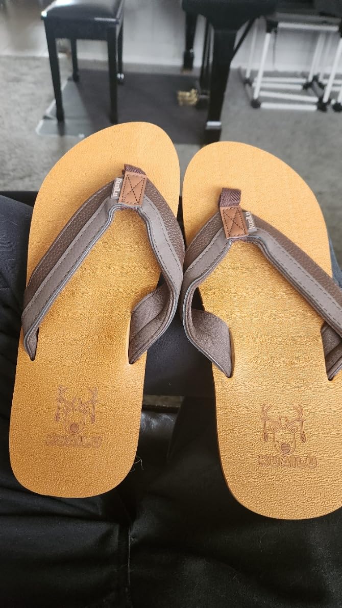 KuaiLu Men's Yoga Mat Leather Flip Flops with Arch Support customer photo 1