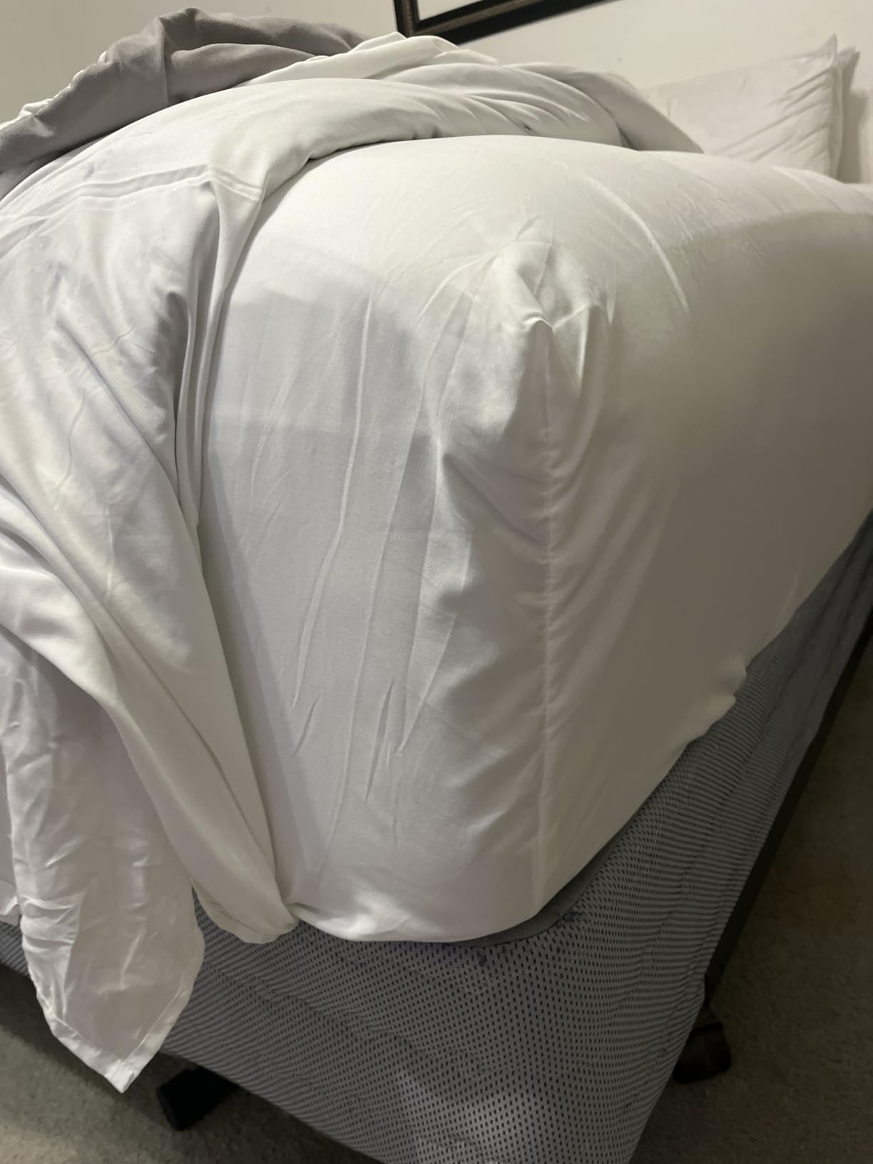 Extra Deep Queen Sheet Set - 6 Piece Breathable and Cooling Sheets - Hotel Luxury Bedding for Women, Men, Kids & Teens - Easy & Secure Fit - Soft, Wrinkle Free and Comfy - Extra Deep Pockets - Grey customer photo 2