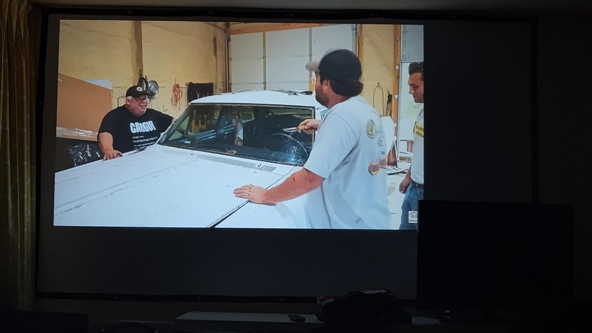Mdbebbron 120 inch Projector Screen 16:9 Foldable Anti-Crease Portable Projector Movies Screens for Home Theater Outdoor Indoor Support Double Sided Projection customer photo 1