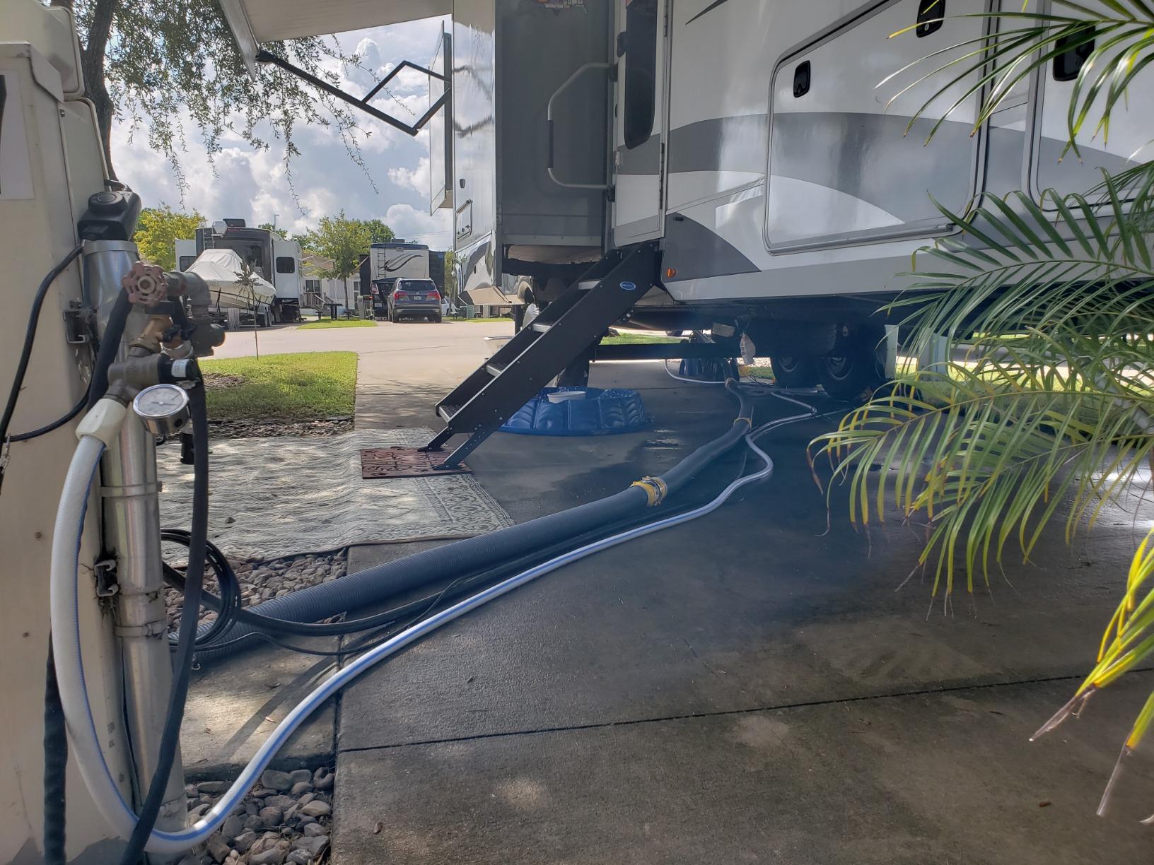 Camco Deluxe 20' Sewer Hose Kit with Swivel Fittings and Wye Connector - Ready To Use Kit Complete with Sewer Wye and Elbow Fittings, Hoses, and Storage Caps (39666) customer photo 2