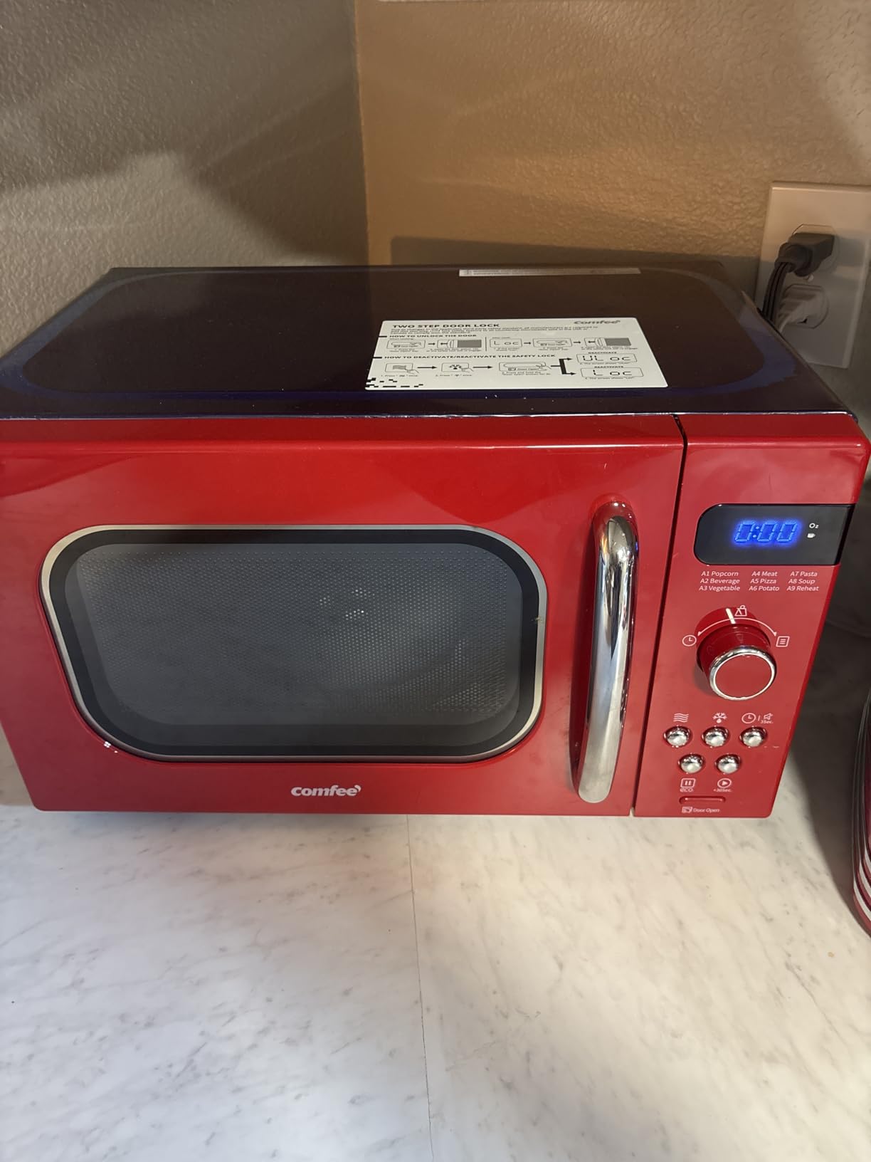 COMFEE' EM720CPL-PMB Countertop Microwave Oven with Sound On/Off, ECO Mode and Easy One-Touch Buttons, 0.7cu.ft, 700W, Black customer photo 1