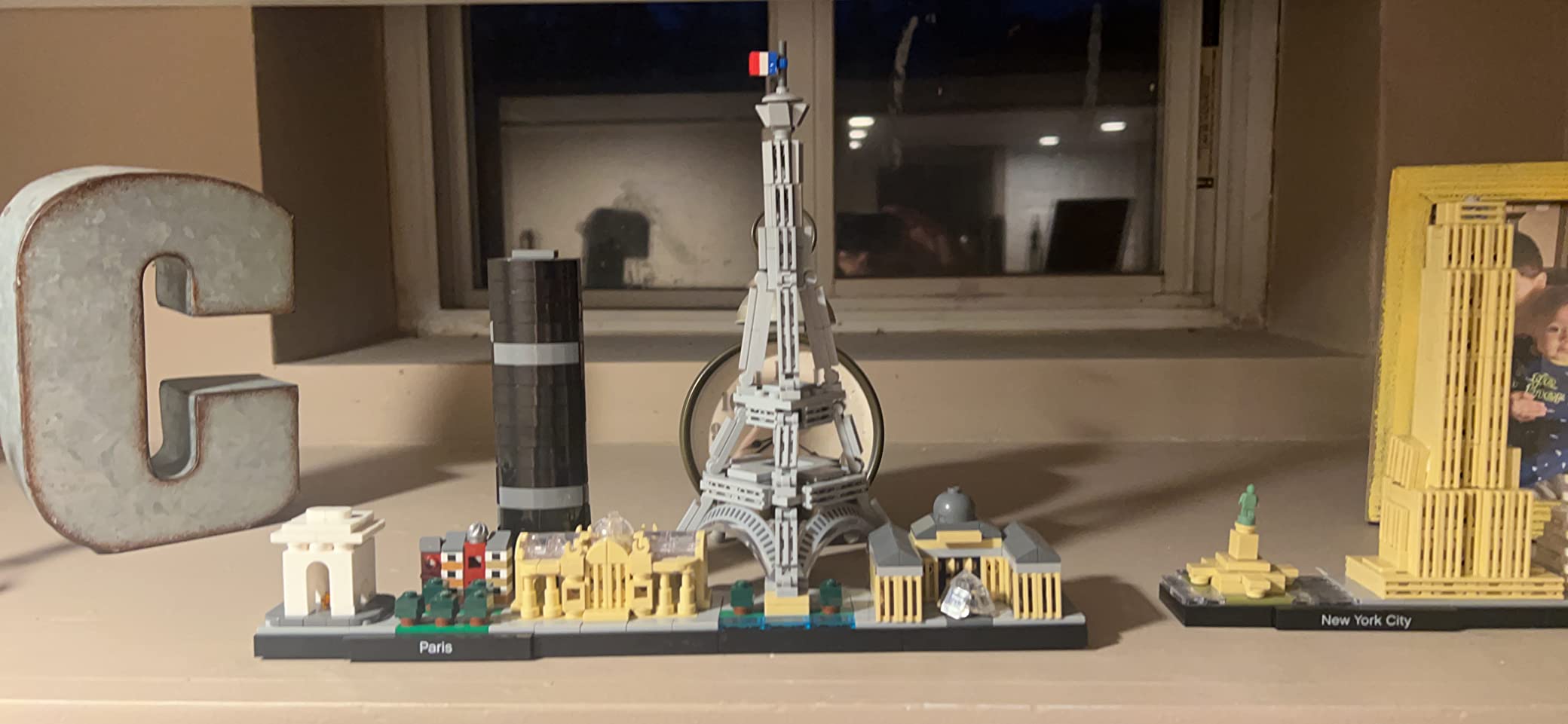 LEGO Architecture Paris Model Building Set - Detailed Display Building Block Set for Kids, Boys and Girls, Ages 12+ - Unique Gift for Travel & Architecture Enthusiasts - 21044 customer photo 1
