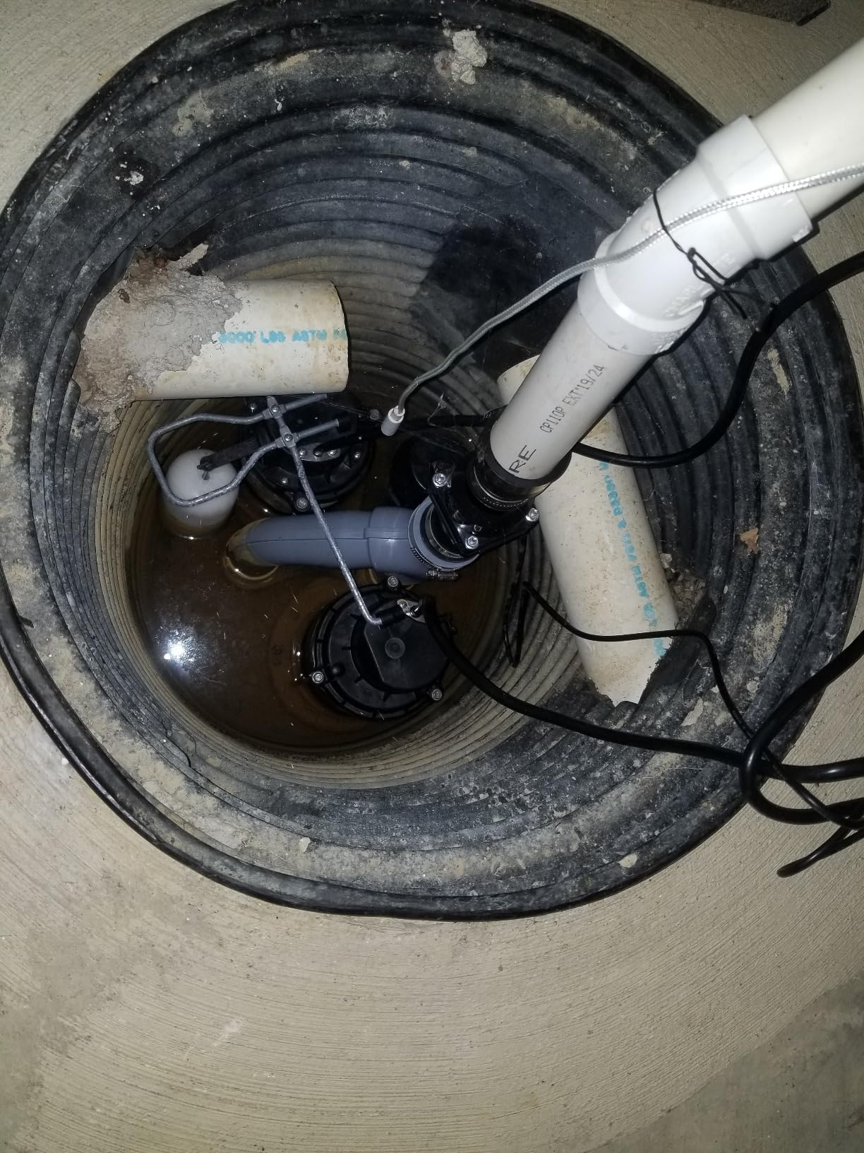 WAYNE - 1/2 HP Sump Pump with Integrated Vertical Float Switch and 12 Volt Battery Back Up Capability, Battery Not Included - Up to 5,100 Gallons Per Hour - Heavy Duty Basement Sump Pump System customer photo 1
