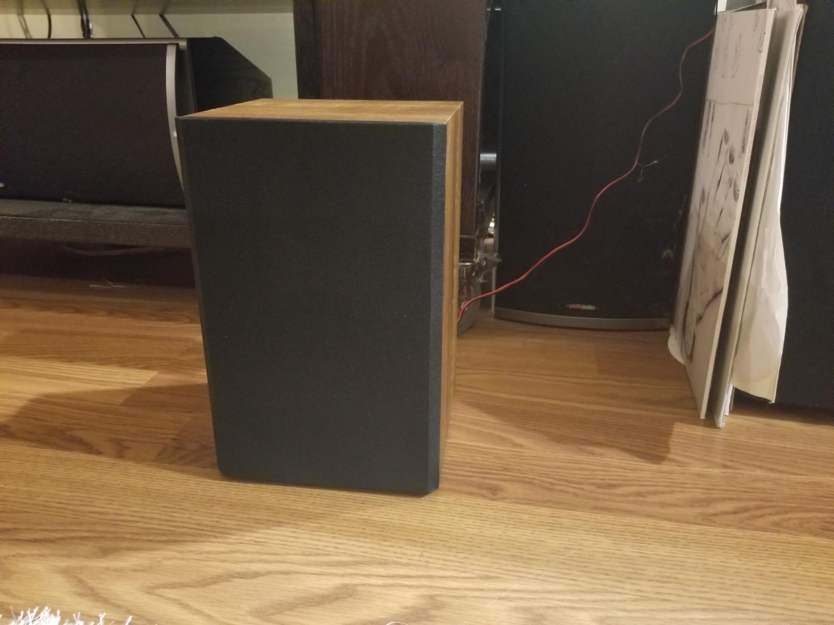 1 BY ONE Bluetooth Turntable HiFi System with 36 Watt Bookshelf Speakers, Patend Designed Vinyl Record Player with Magnetic Cartridge, Wireless Playback and Auto Off (Walnut) customer photo 1