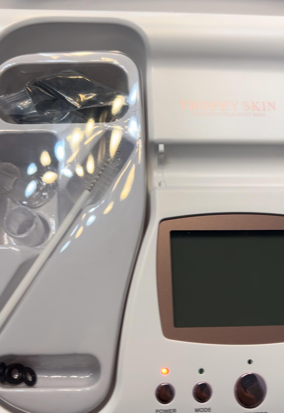 Trophy Skin MicrodermMD - At Home Microdermabrasion Kit - Anti Aging and Acne Treatment - Contains Real Diamond and Pore Extractor Tips to Rejuvenate Skin - White customer photo 1