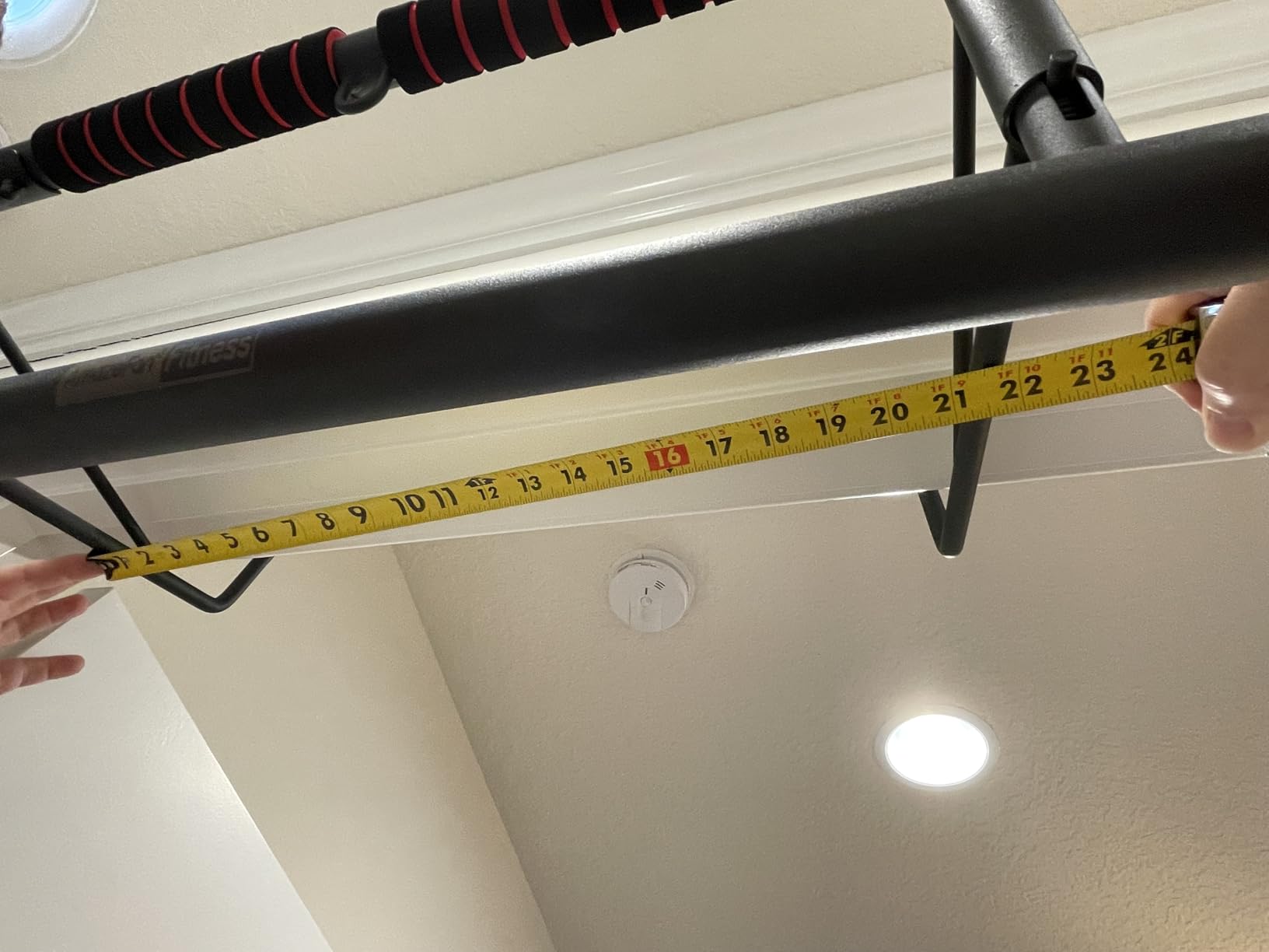 AmazeFan Pull Up Bar Doorway with Ergonomic Grip - Fitness Chin-Up Frame for Home Gym Exercise - Multi-Angle Grip - 2024 Upgrade Smart Hook (Fits Almost All Doors) customer photo 2