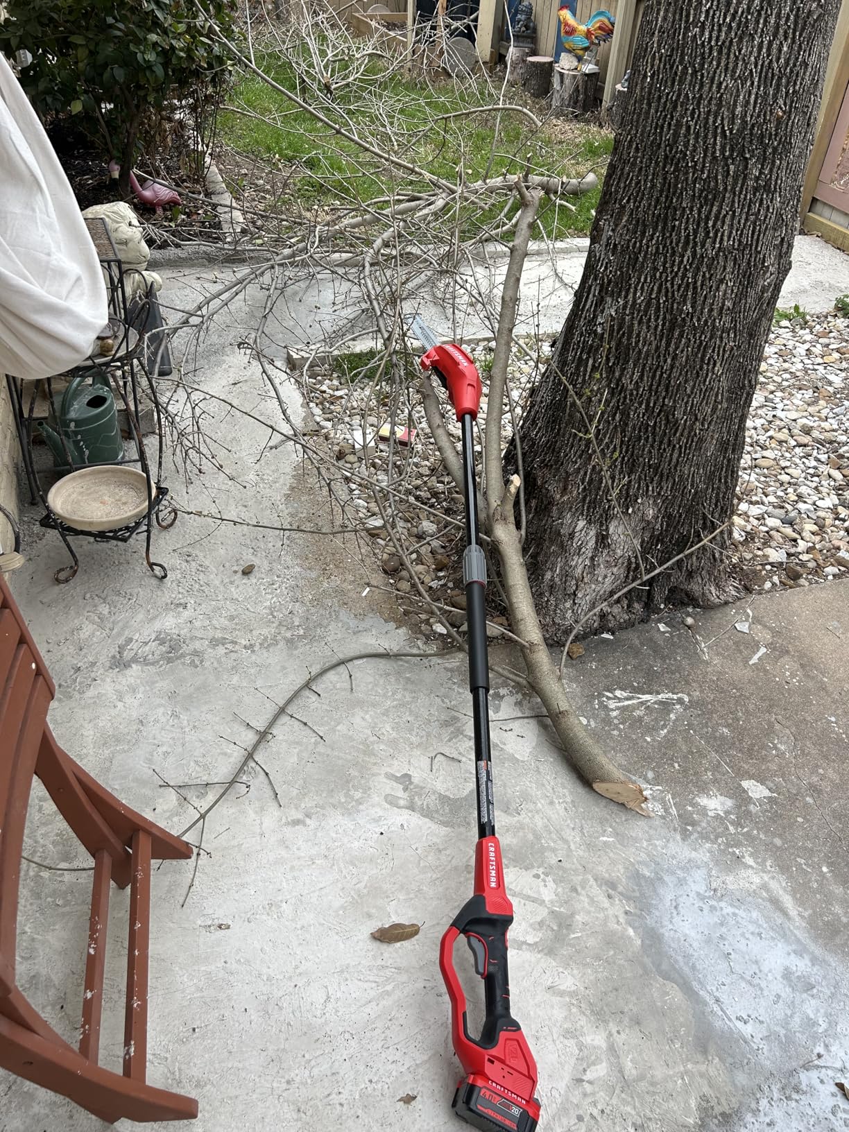 CRAFTSMAN V20 Cordless Pole Saw, 14-Foot, Battery and Charger Included, Pole Saws for Tree Trimming, Up to 325 Cuts per Charge, 4.0Ah, Electric Tree Trimmer (CMCCSP20M1) customer photo 2