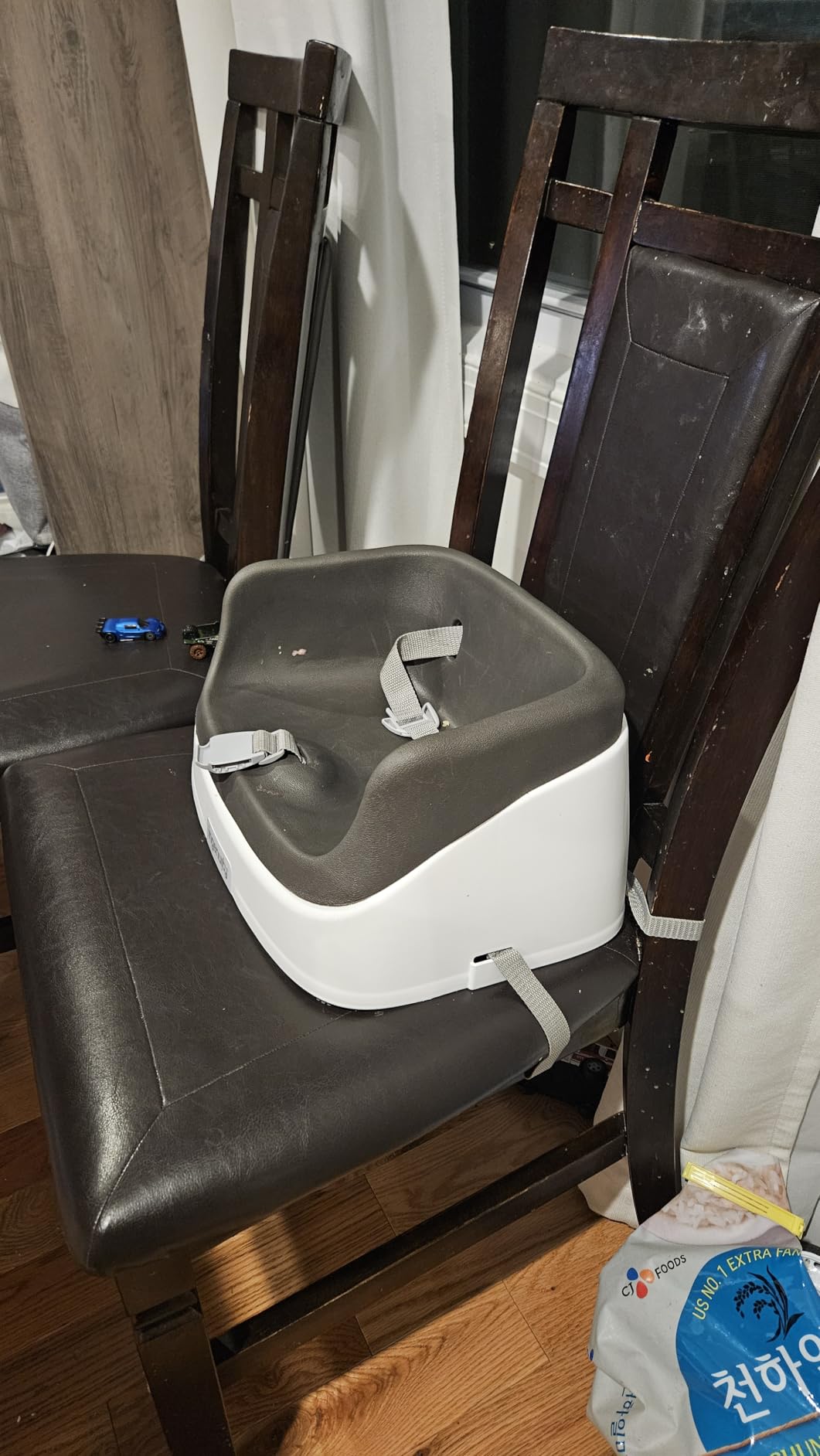 Ingenuity SmartClean Toddler Booster Seat for Kitchen Chair - Lightweight for on-the-go, Easy-Clean, 3-Point Harness Strap - Booster Seat for Dining Table, Slate customer photo 2