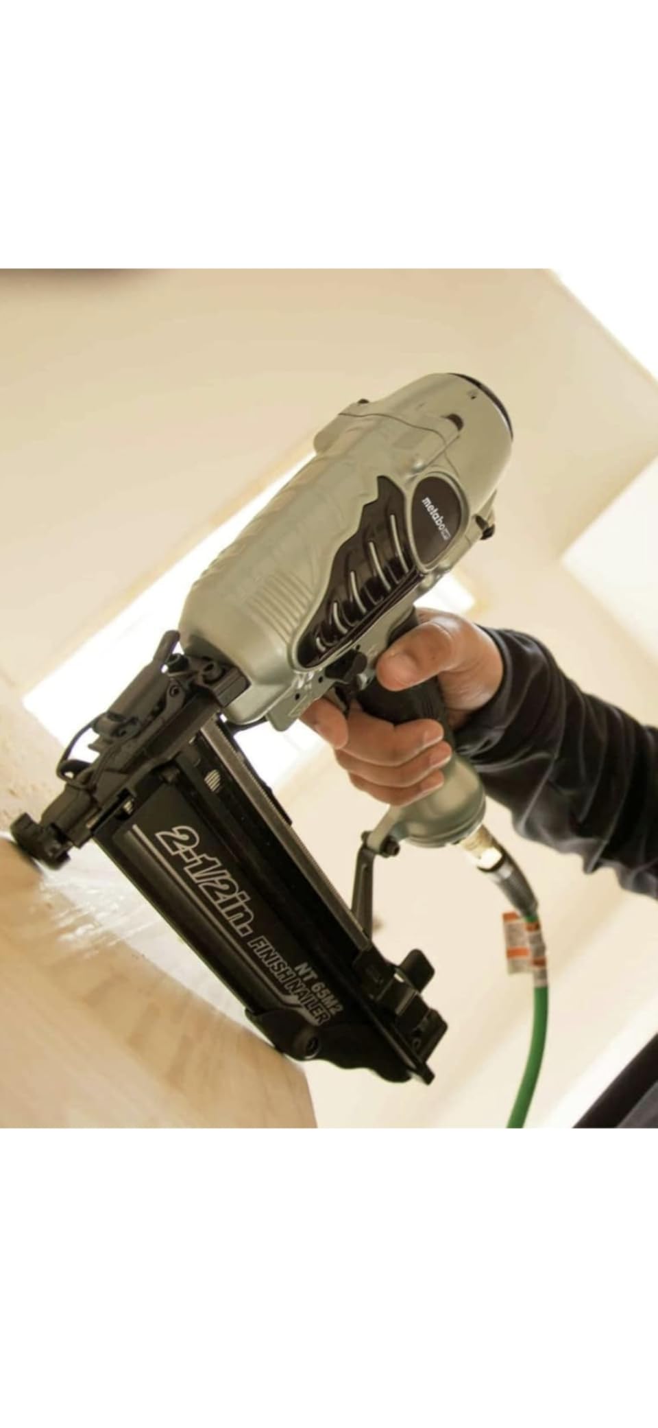 Metabo HPT Finish Nailer with Air Duster, Pro-Preferred Pneumatic Power Nailers, Ideal for Molding, Chair Rail, and Cabinetry, Lightweight 3.7 lbs, 16 Gauge, 1