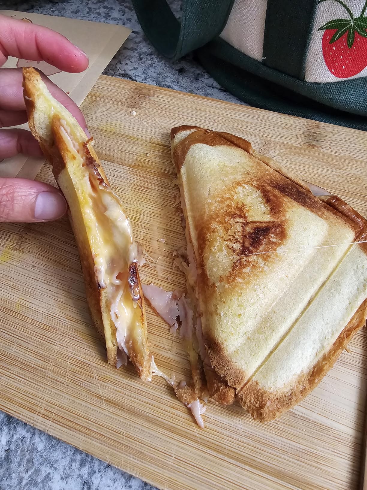 OVENTE Electric Sandwich Maker with Non-Stick Plates, Indicator Lights, Cool Touch Handle, Easy to Clean and Store, Perfect for Cooking Breakfast, Grilled Cheese, Tuna Melts and Snacks, Black GPS401B customer photo 1