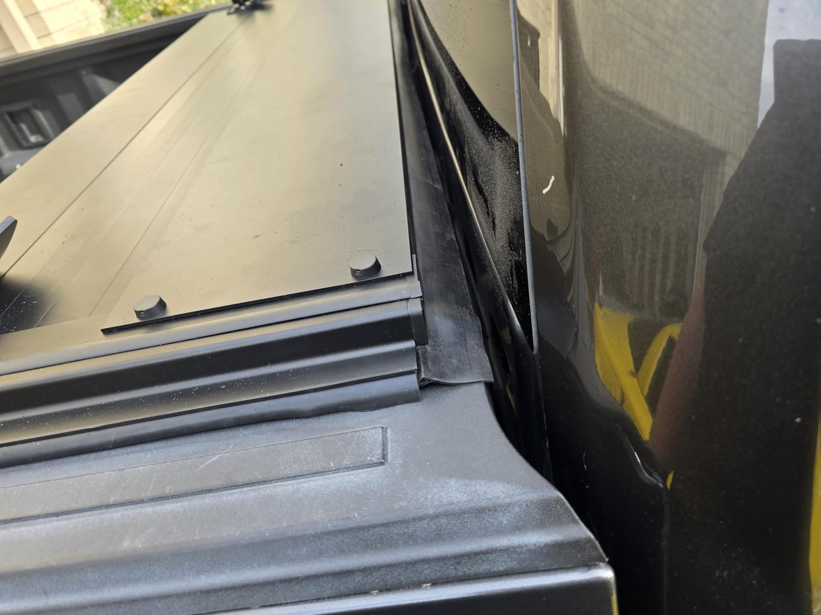 Syneticusa MB Retractable Tonneau Cover | 2004-2026 Ford F-150 5.5ft Short Bed (67