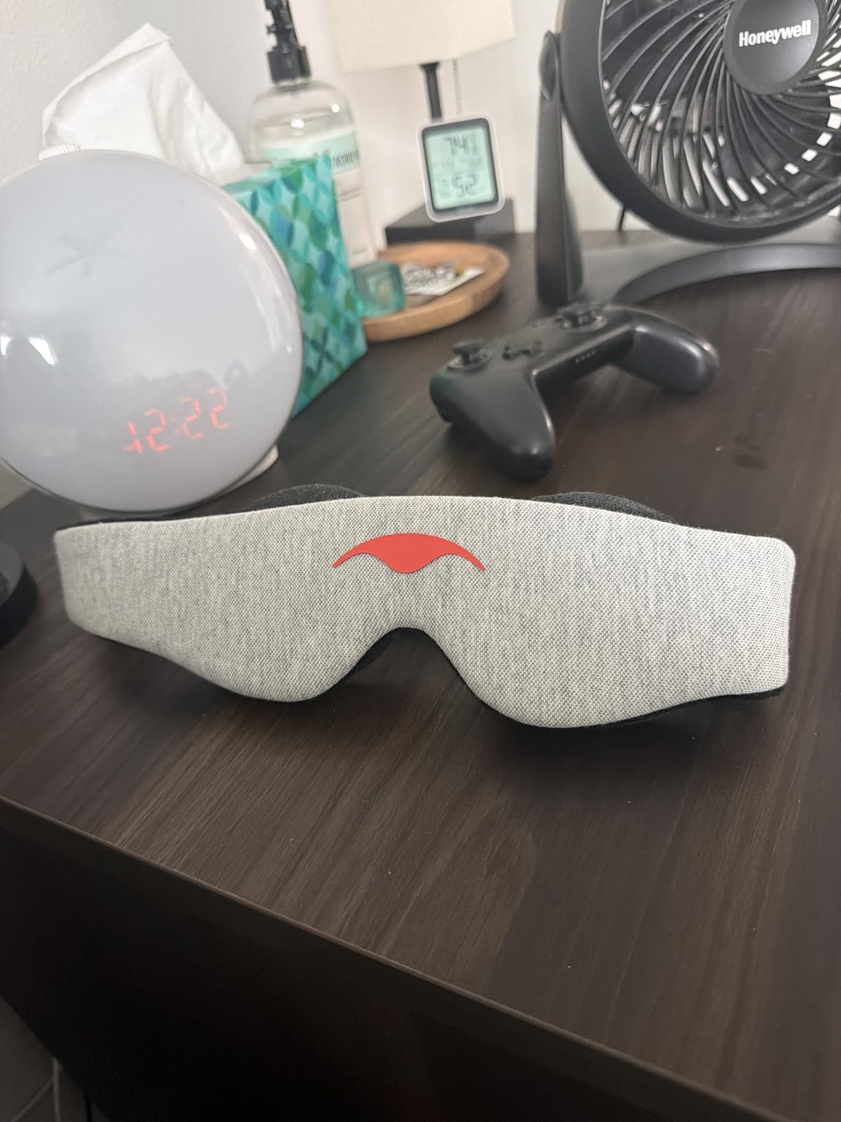 Manta Original Sleep Mask - Maximum Blackout Sleep Mask for Deep Sleep, Adjustable with Detachable Eye Cups, Zero Eye Pressure for Back & Belly Sleepers, Ideal for Travel, Shift Work & Daytime Sleep customer photo 1