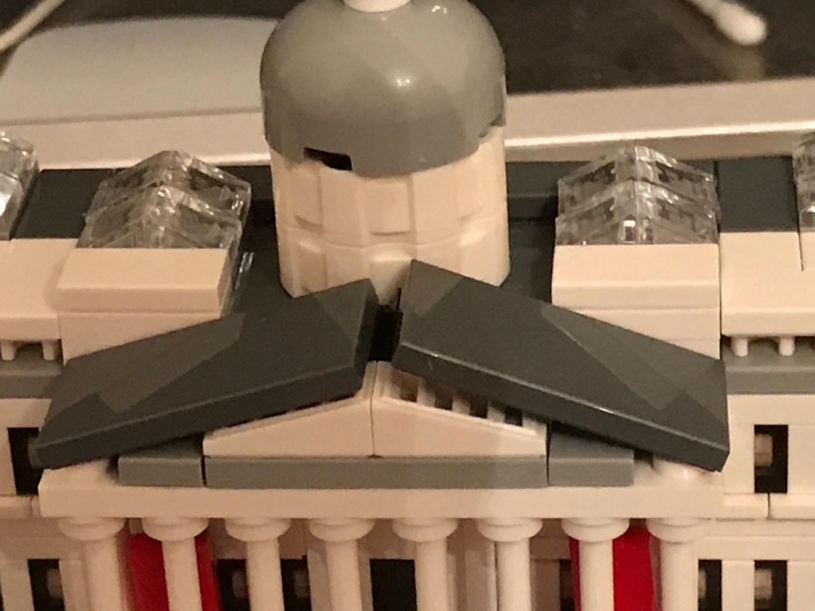 LEGO Architecture 21045 Trafalgar Square Building Kit (1197 Pieces) customer photo 2