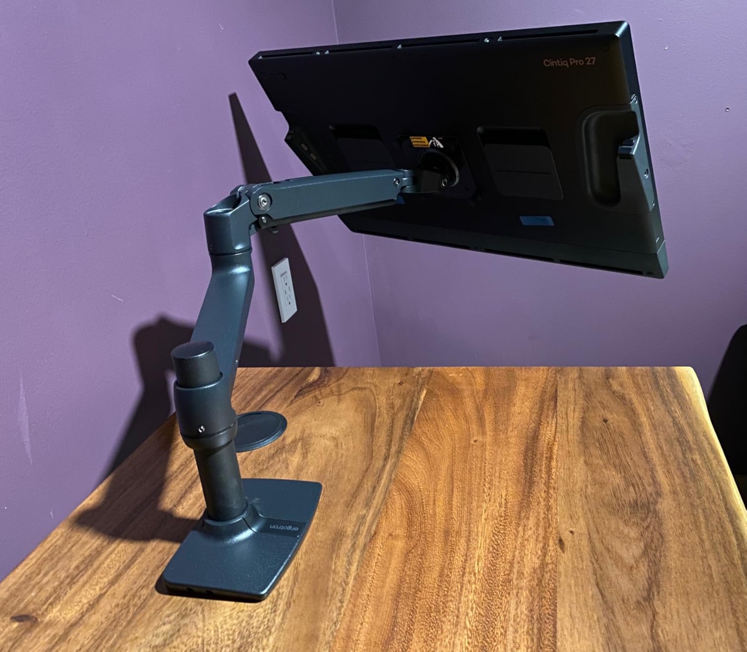 Ergotron LX Monitor Arm, Single Monitor Desk Mount - fits Flat Curved Ultrawide Computer Monitors up to 34 Inches, 7 to 25 lbs, VESA 75x75mm or 100x100mm - Matte Black customer photo 2