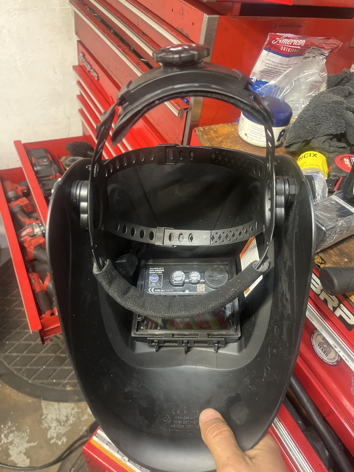YESWELDER Auto Darkening Welding Helmet, Blue Light Blocking, 1/1/1/1 True Color Solar Powered Welding Hood with 2 Arc Sensors, Wide Shade 3.5/9-13 customer photo 1