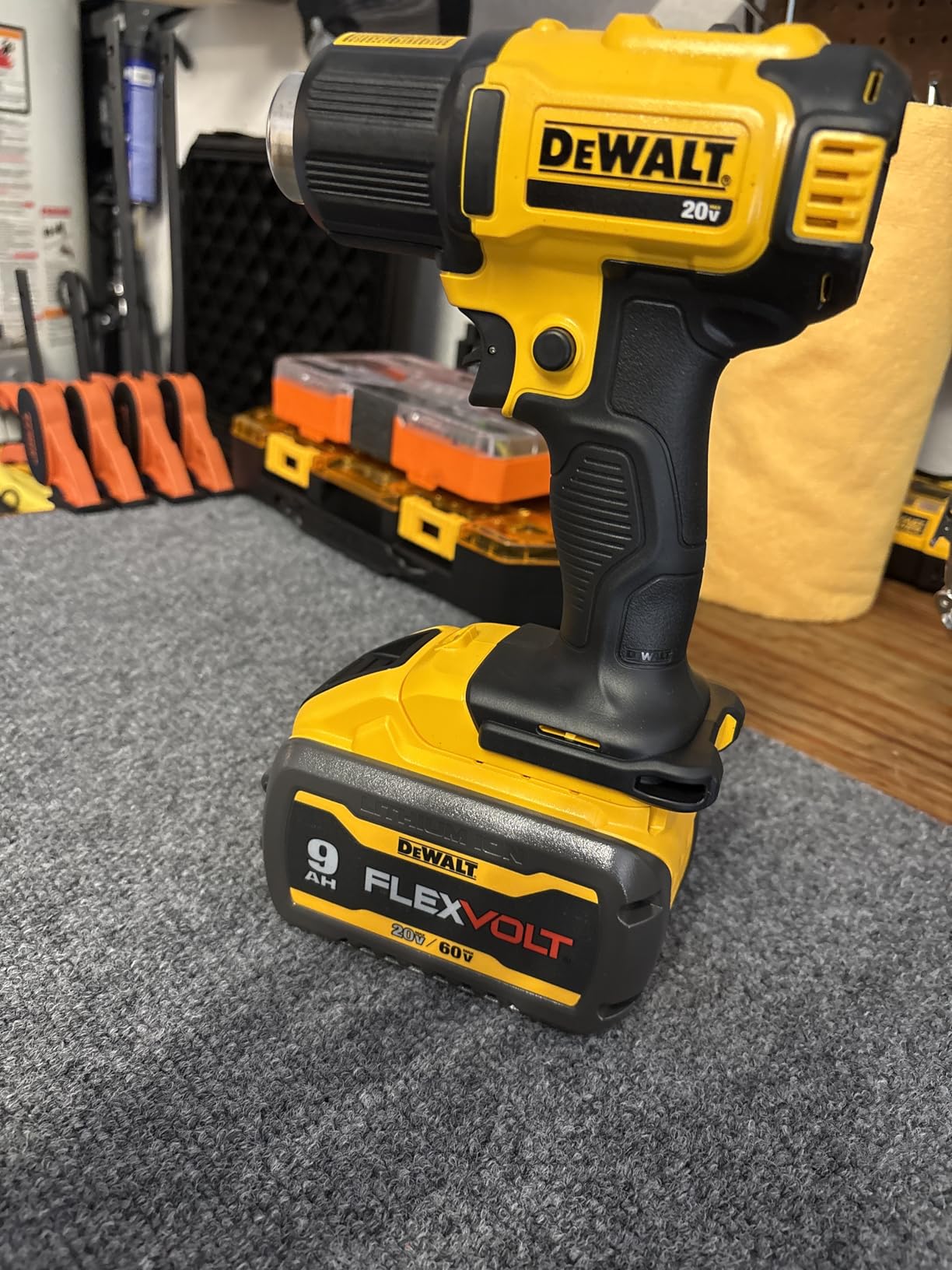 DEWALT 20V MAX Heat Gun, Cordless, Up to 990 Degrees, 42 Minutes of Run Time, LED Light, Heatgun with Flat and Hook Nozzle Attachments,Tool Only (DCE530B) customer photo 1