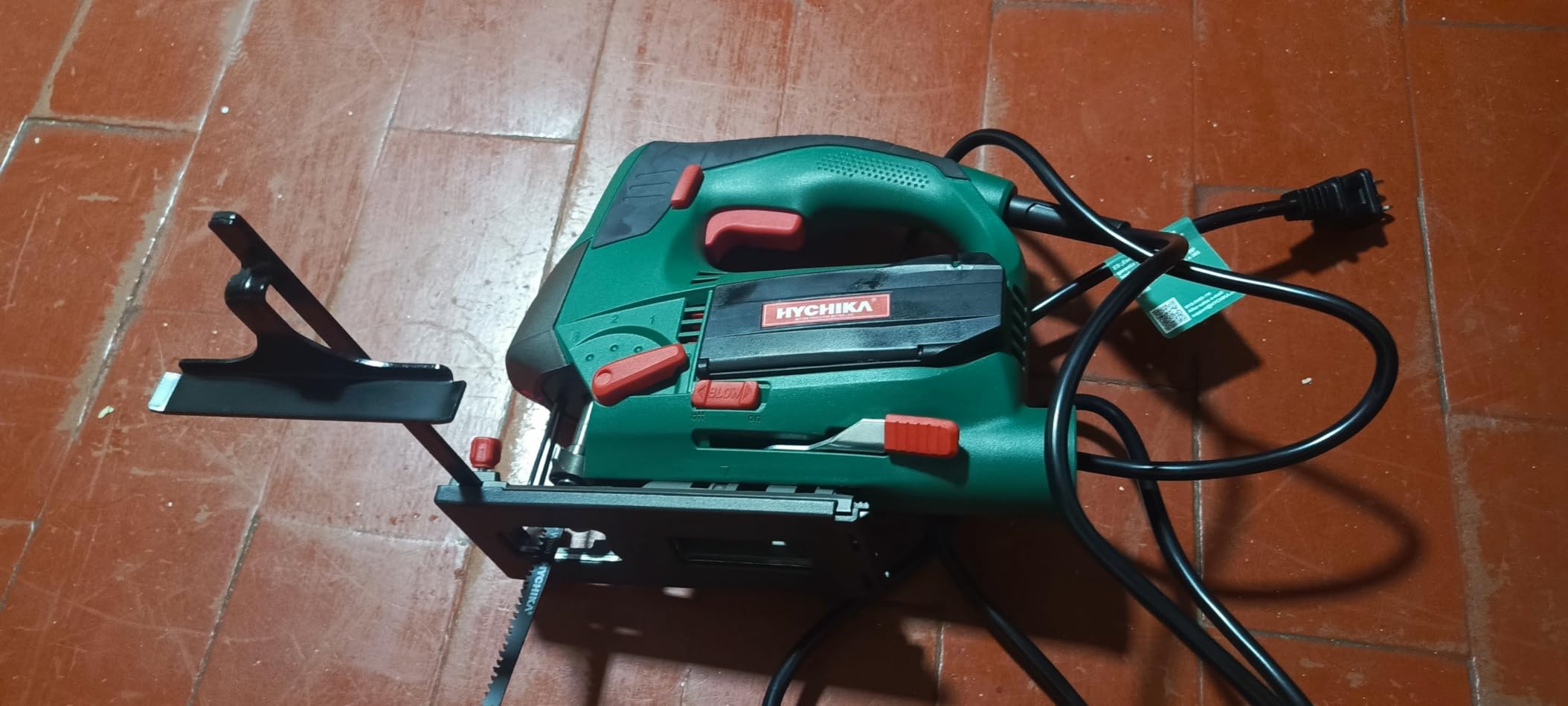 HYCHIKA Jig saw, 6.7A Jig Saw 800-3000SPM with 6 Variable Speeds, 4 Orbital Sets, Bevel Angle 45°, 6PCS Blades, Pure Copper Motor, Laser Guide, Wood Metal Plastic Cutting customer photo 1