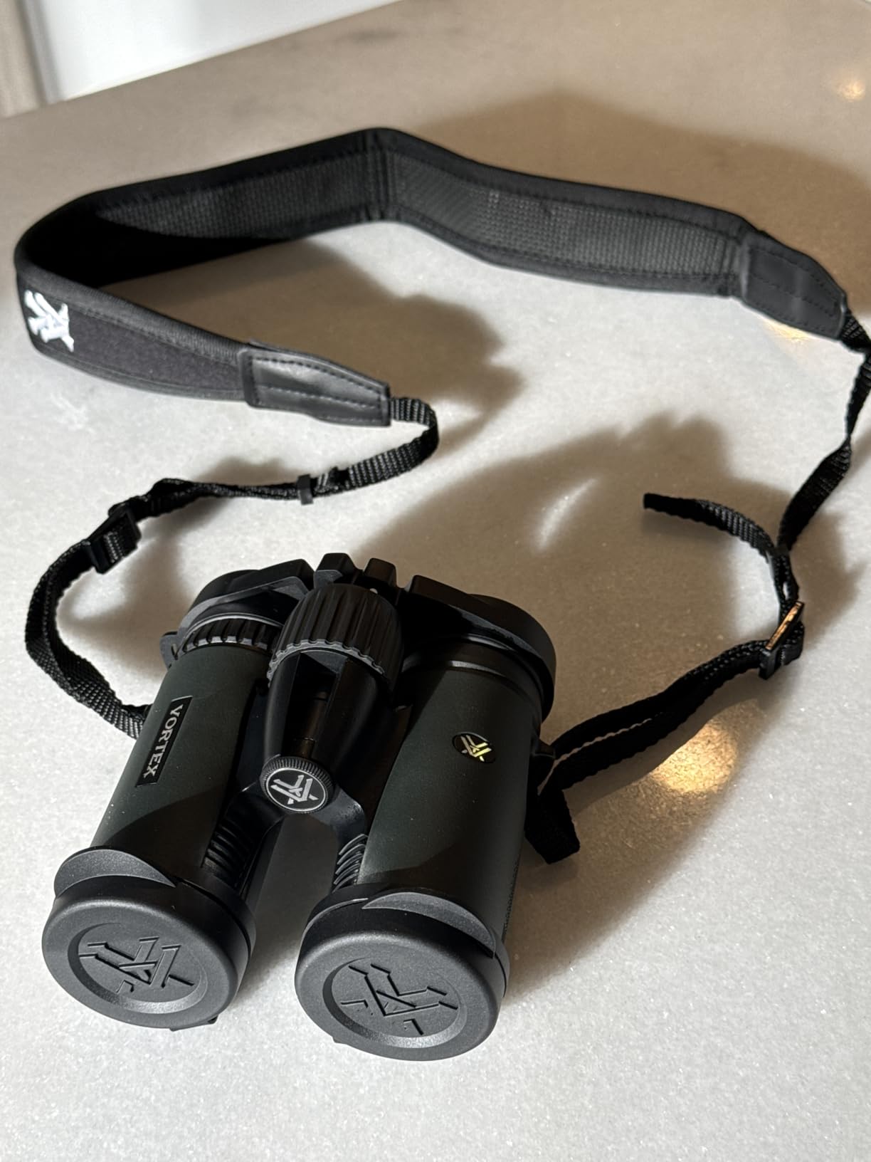Vortex Optics Diamondback HD 10x28 Binoculars - HD Optical System, Non-slip Grip, Waterproof, Fogproof, Shockproof customer photo 1
