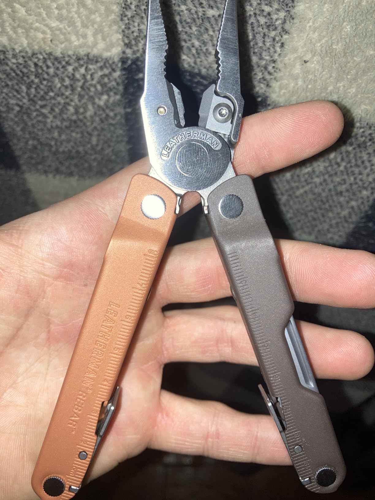 LEATHERMAN, Rebar Multitool with Premium Replaceable Wire Cutters and Saw, Coyote Tan customer photo 1