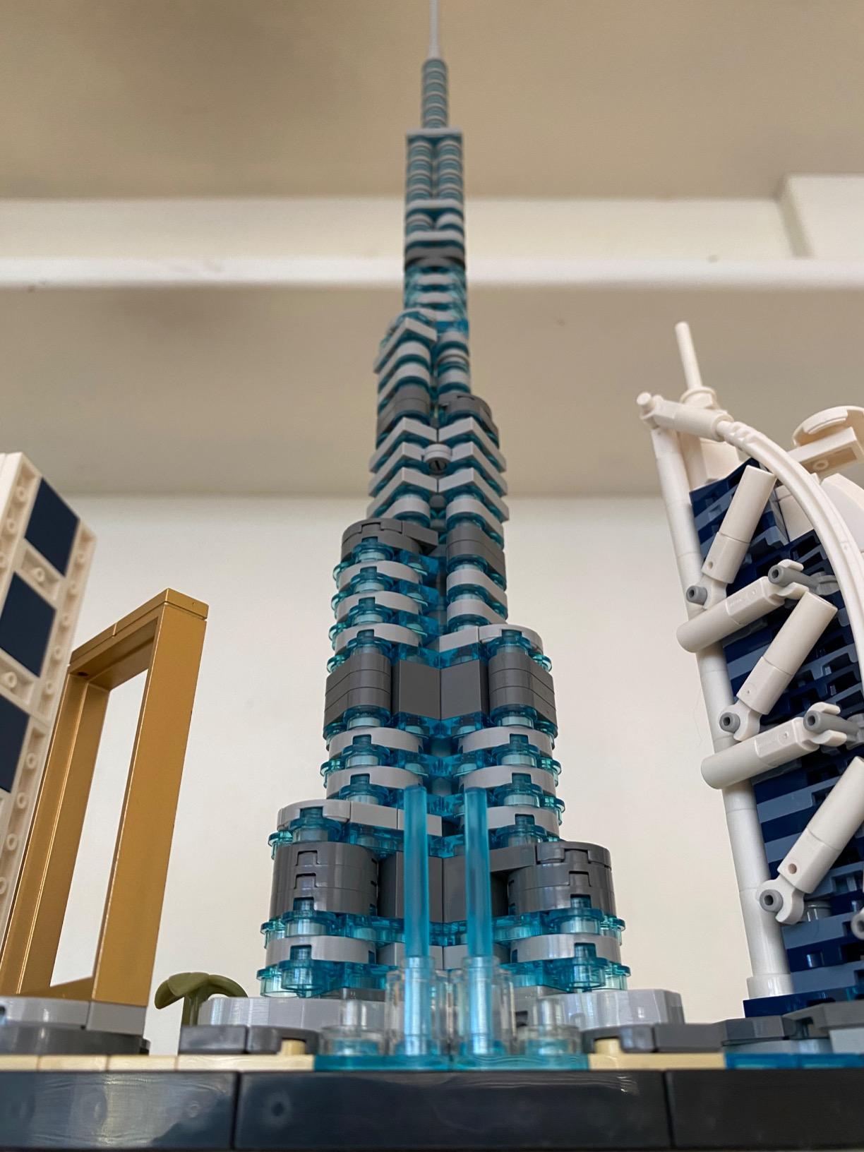 LEGO Architecture Skylines: Dubai 21052 Building Kit, Collectible Architecture Building Set for Adults (740 Pieces) customer photo 2