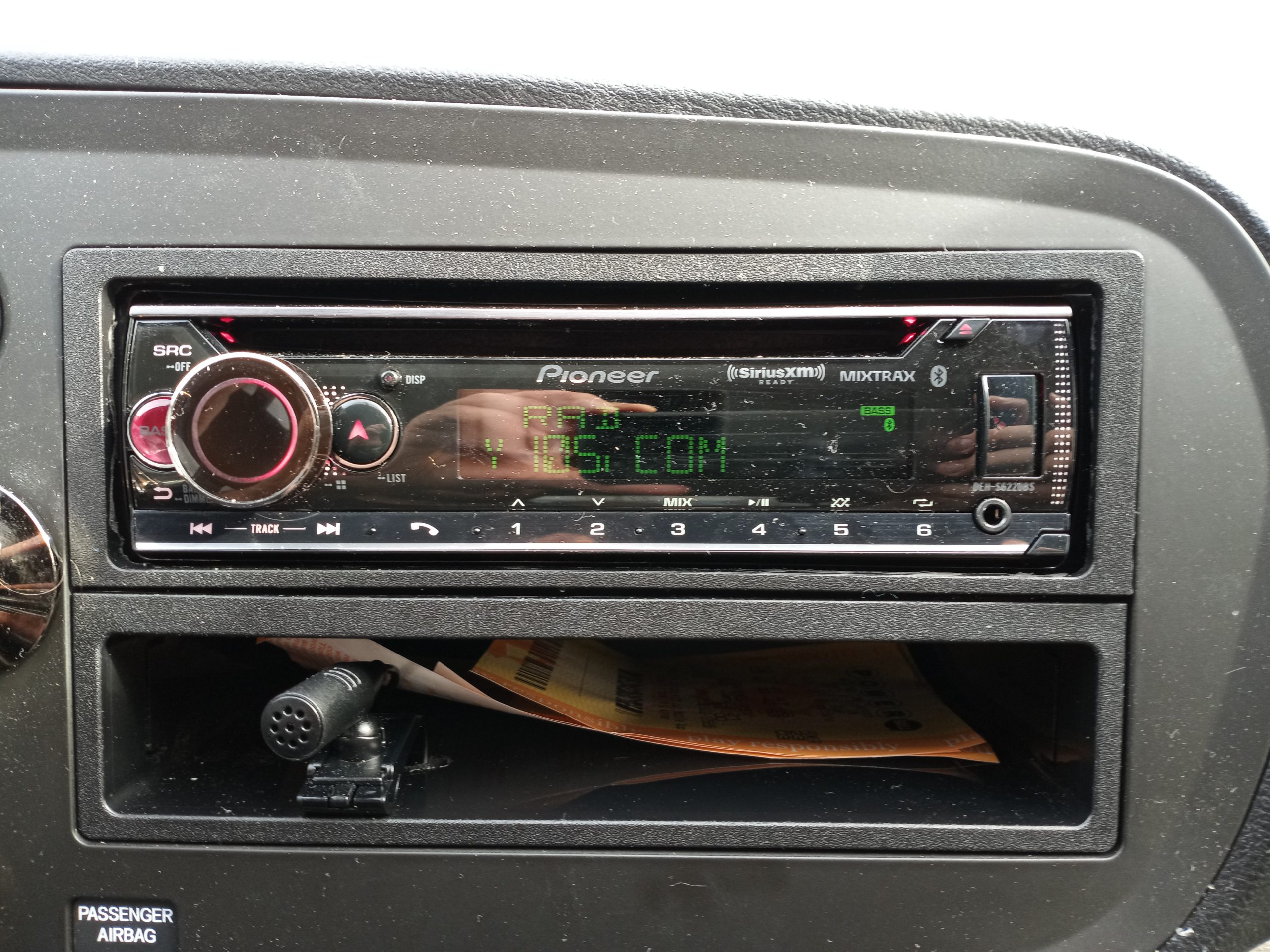 Pioneer DEH-S6220BS 1-Din CD Receiver - Bluetooth, SiriusXM, USB/AUX, Color Change, FLAC, AM/FM, Detachable Face, 13-Band EQ, 50W x 4, Voice Control customer photo 1