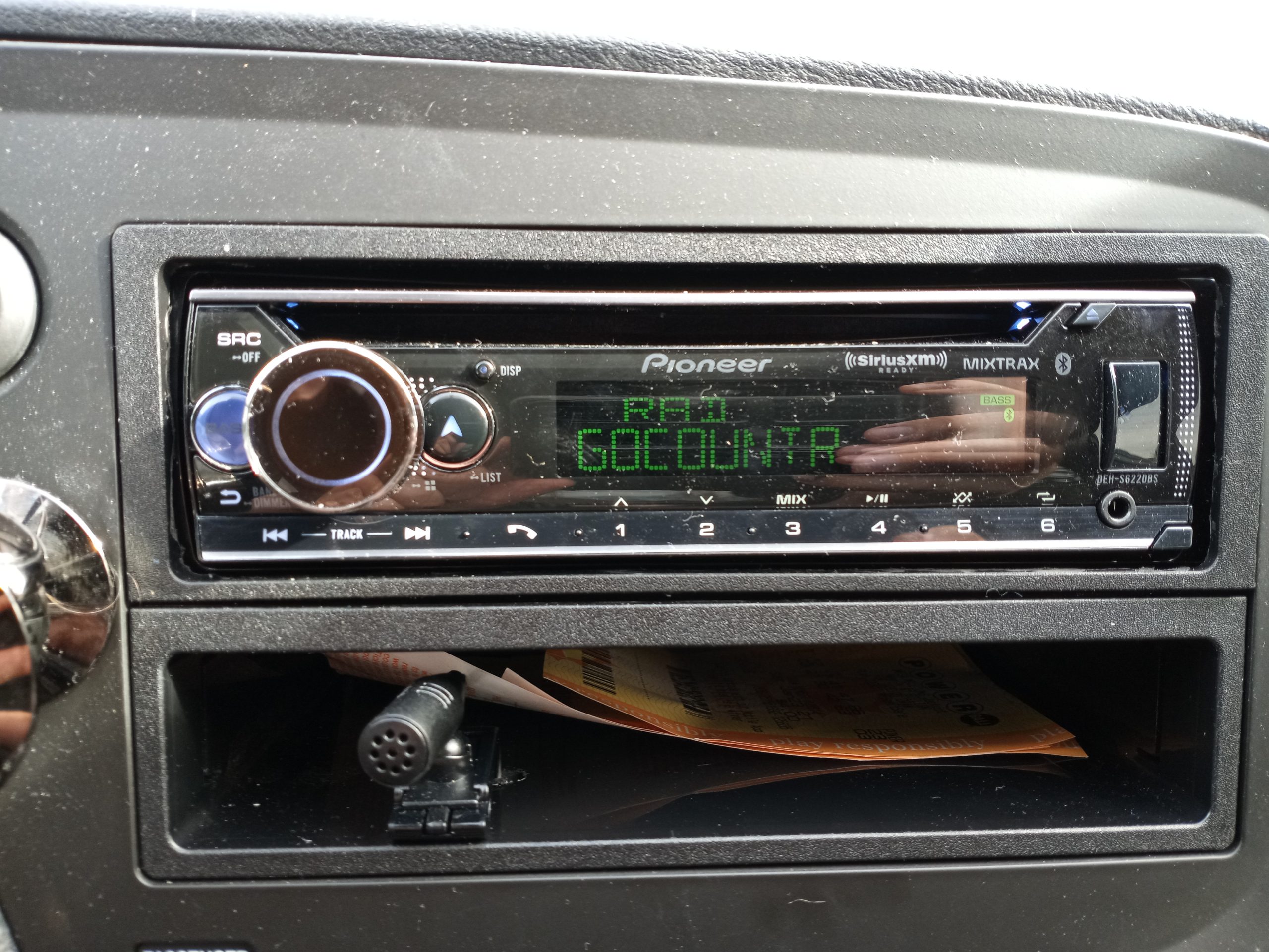 Pioneer DEH-S6220BS 1-Din CD Receiver - Bluetooth, SiriusXM, USB/AUX, Color Change, FLAC, AM/FM, Detachable Face, 13-Band EQ, 50W x 4, Voice Control customer photo 2