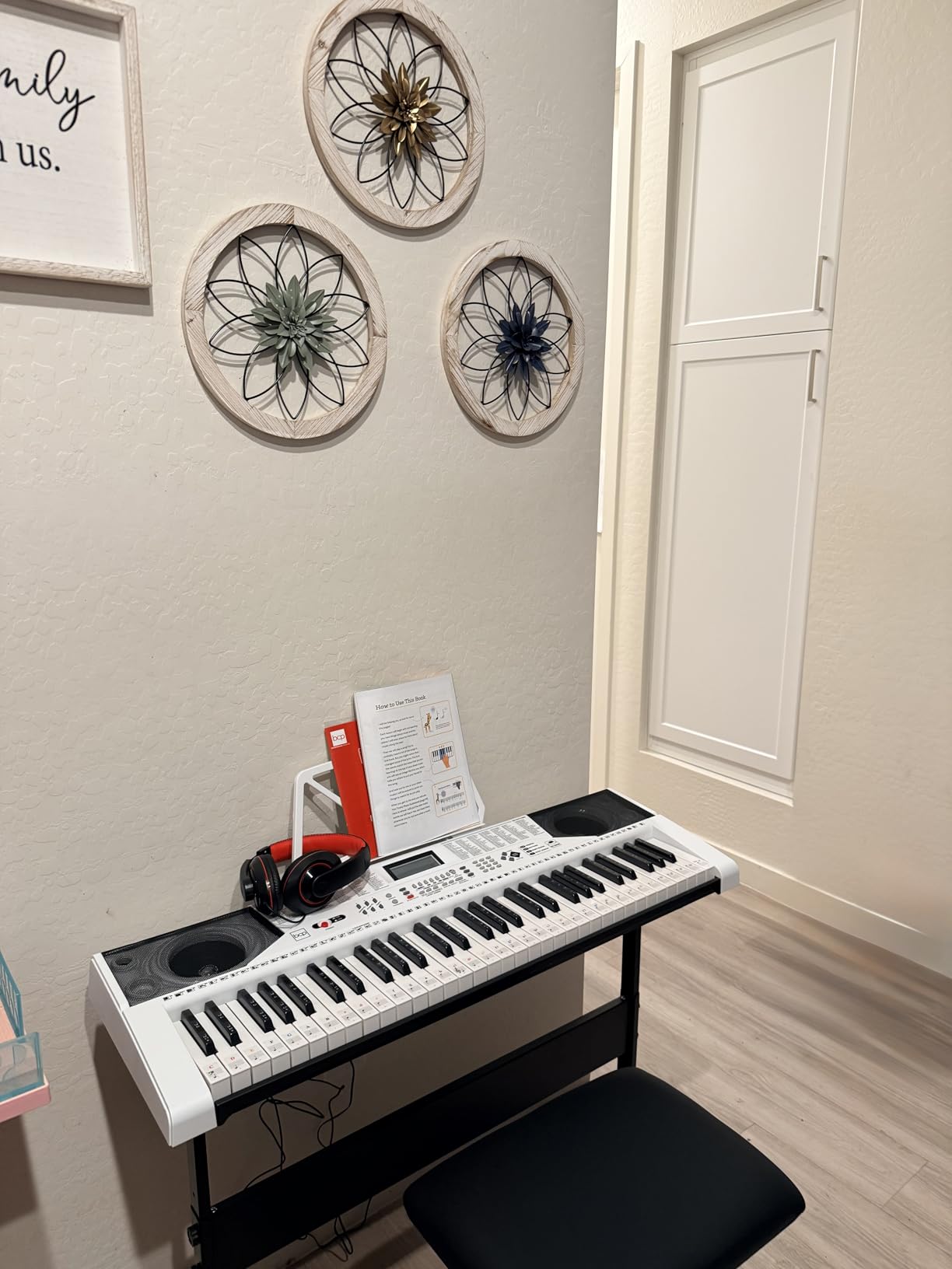 Best Choice Products 61-Key Beginners Complete Electronic Keyboard Piano Set w/Lighted Keys, LCD Screen, Headphones, Stand, Bench, Teaching Modes, Note Stickers, Built-In Speakers - Black customer photo 1