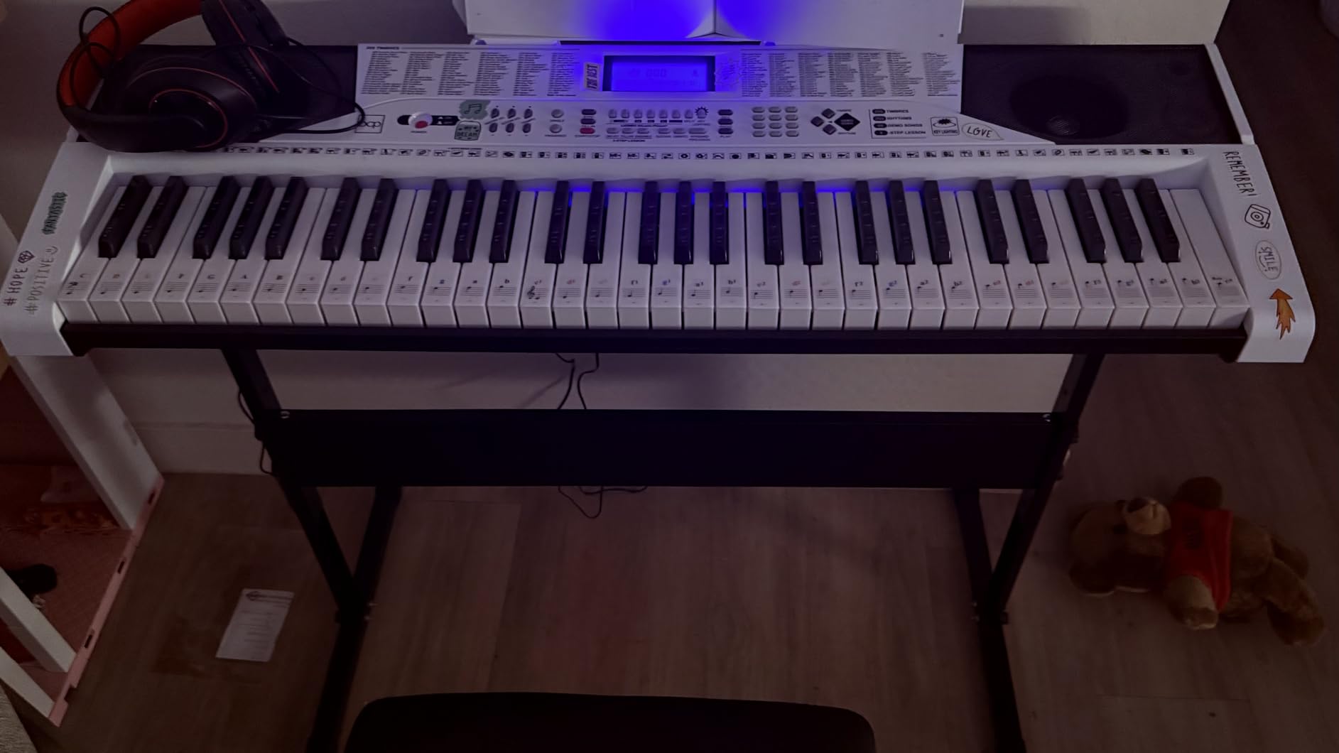 Best Choice Products 61-Key Beginners Complete Electronic Keyboard Piano Set w/Lighted Keys, LCD Screen, Headphones, Stand, Bench, Teaching Modes, Note Stickers, Built-In Speakers - Black customer photo 2